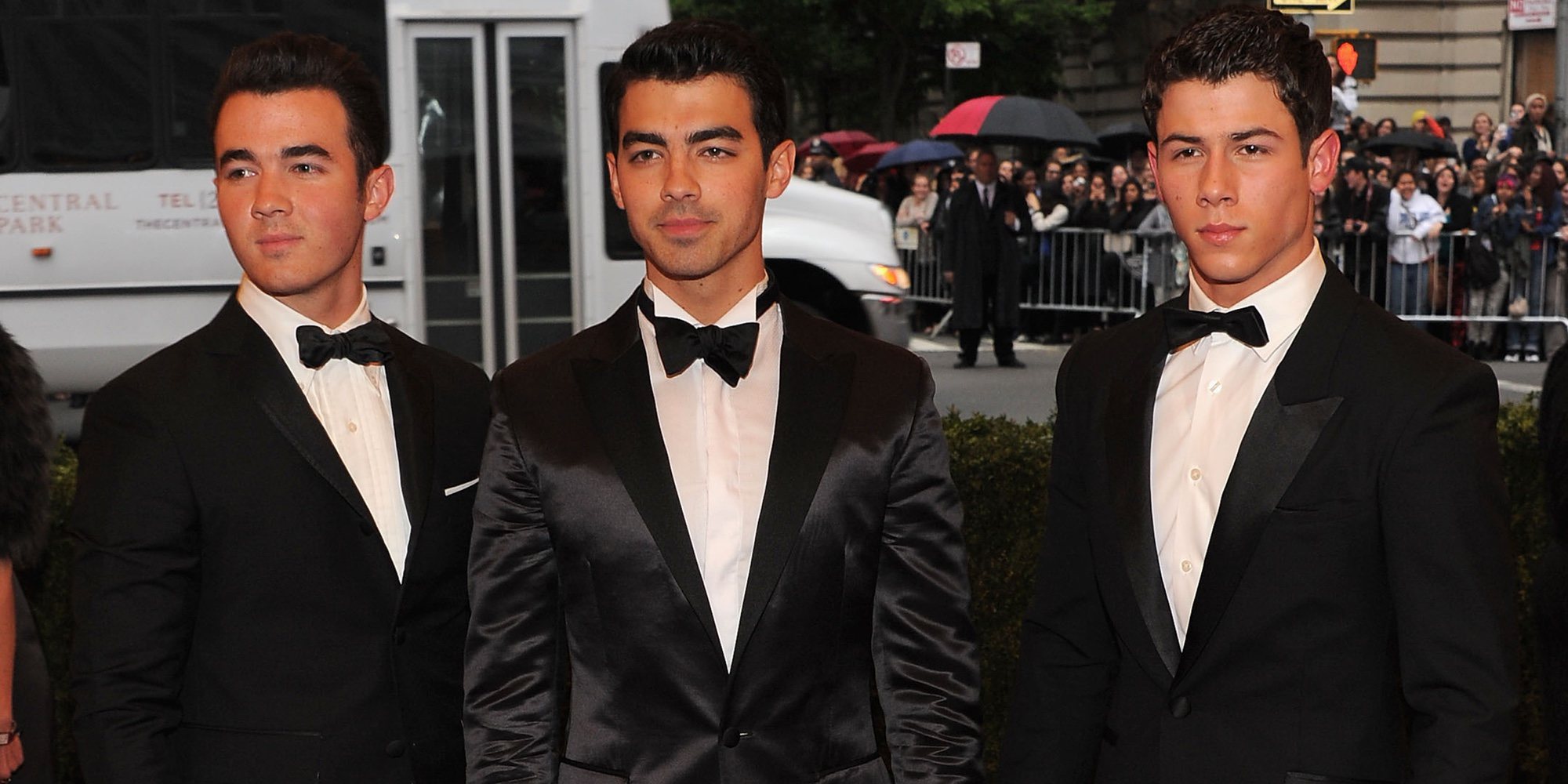El padre de los Jonas Brothers habla acerca del cáncer que ha superado