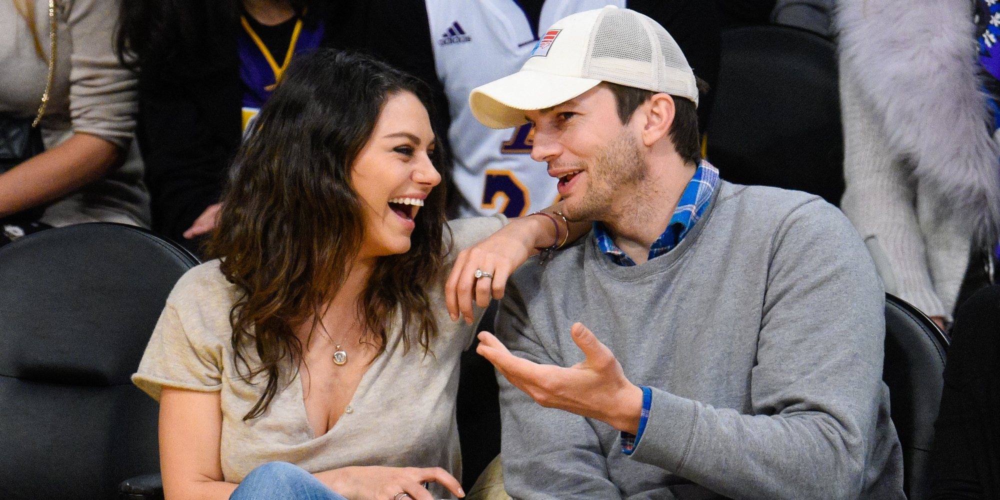 Ashton Kutcher y Mila Kunis pasan de los Oscar 2018 y se van de cita romántica
