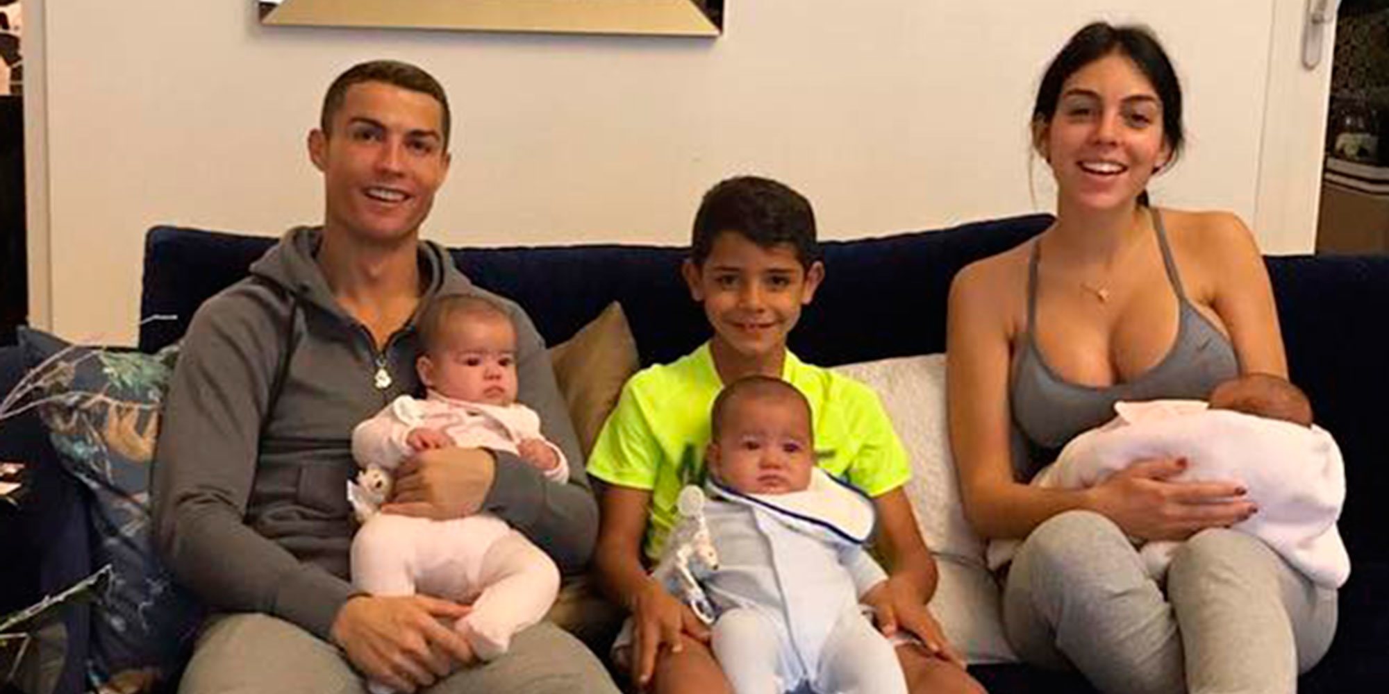 Georgina Rodríguez, toda una madraza en el jacuzzi con los hijos de Cristiano Ronaldo