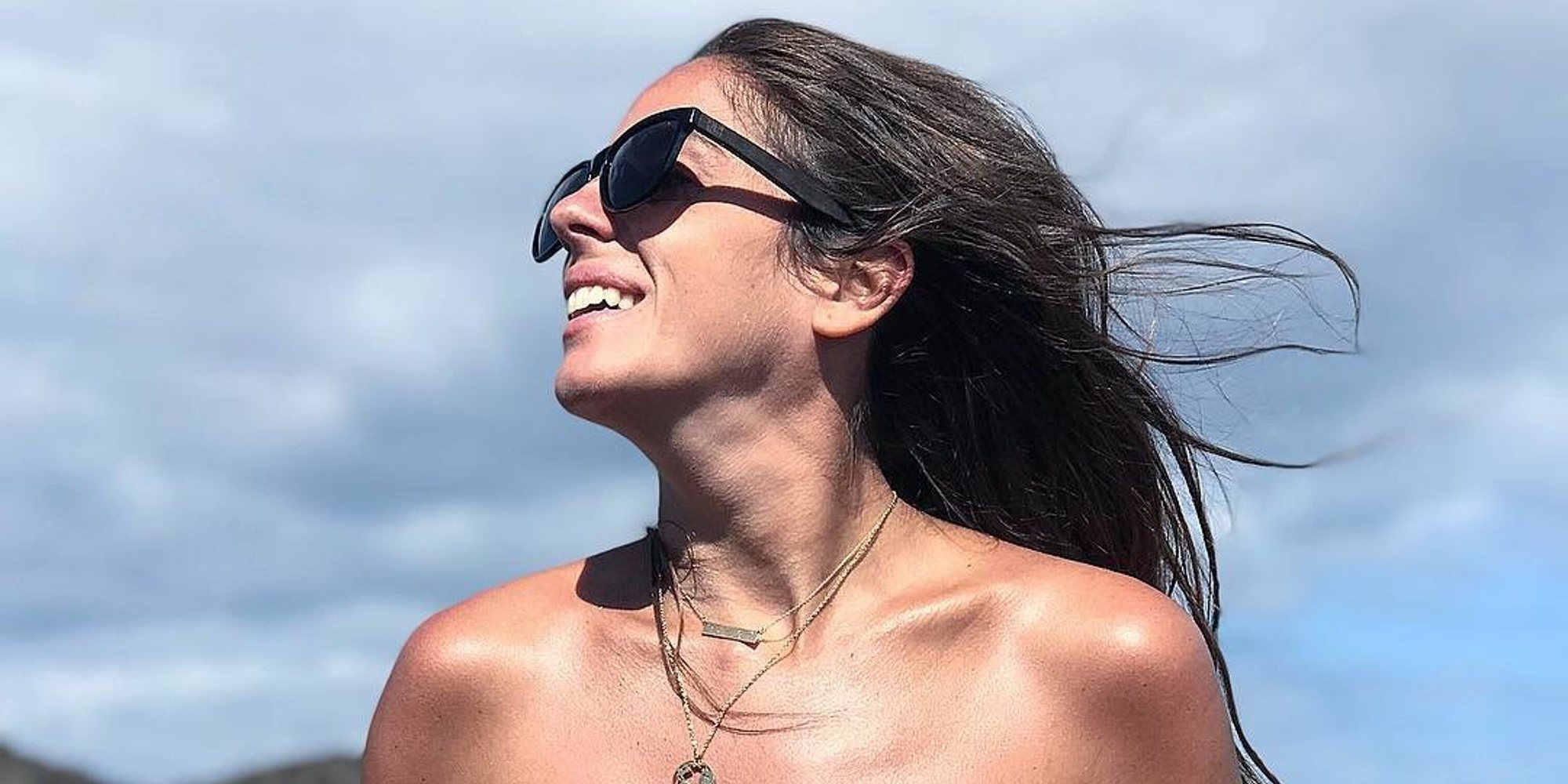 Anabel Pantoja celebra sus vacaciones en topless en las playas de Gran Canaria