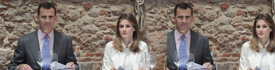 Los Príncipes Felipe y Letizia se reúnen con el Consejo Asesor de la Fundación Príncipe de Girona