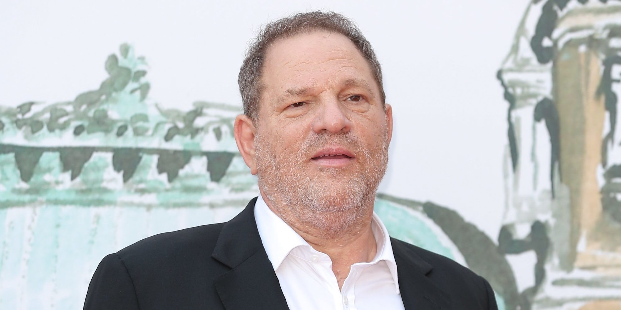 Harvey Weinstein se entrega a la policía después de ser acusado de abusos sexuales y violación
