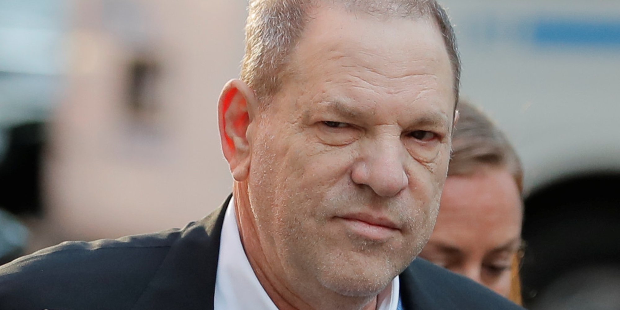 Harvey Weinstein queda en libertad tras entregarse pagando un millón de dólares