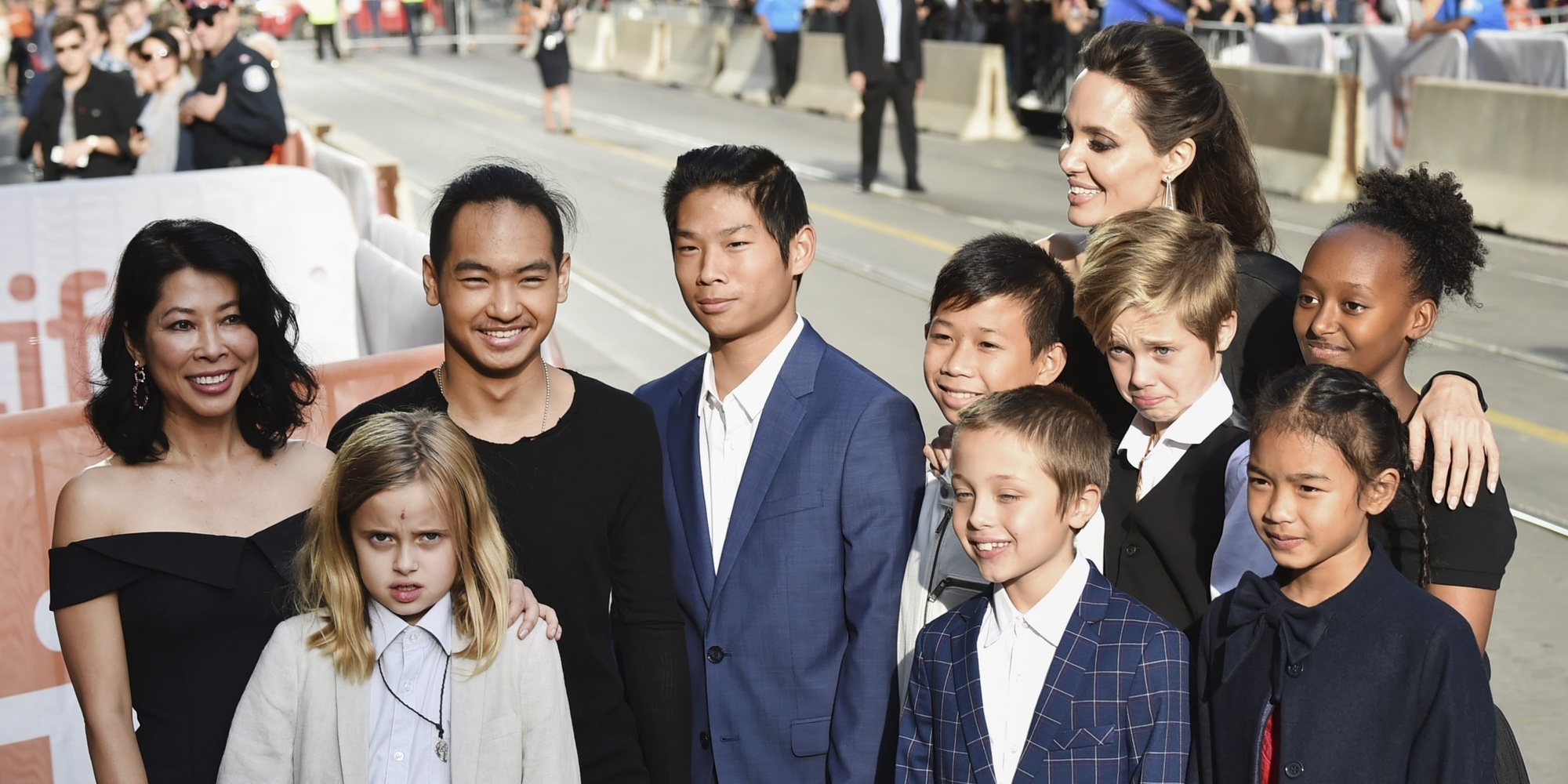 Angelina Jolie, enfadada al no poder viajar con sus hijos por su divorcio con Brad Pitt