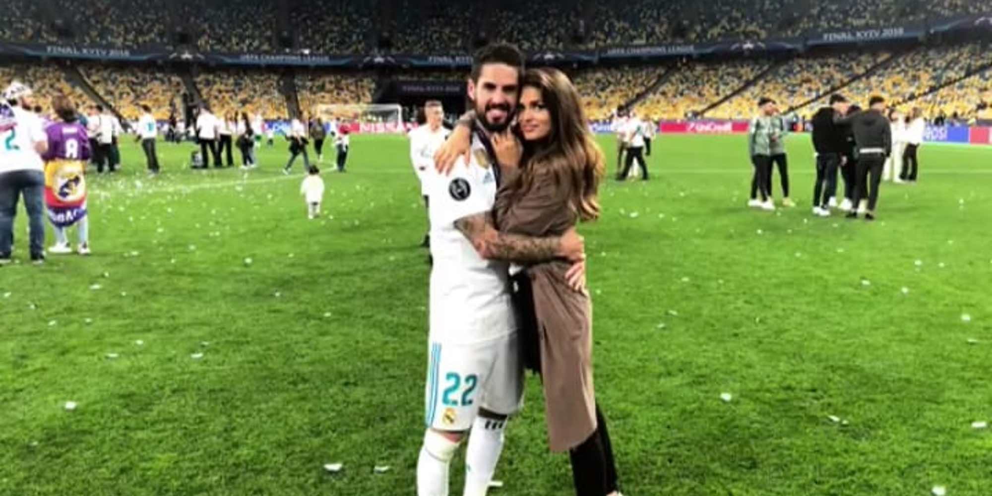 Sara Sálamo y Adriana Pozueco, 'pelea' de 'chaqueteras' en la celebración de la Champions 2018 del Real Madrid