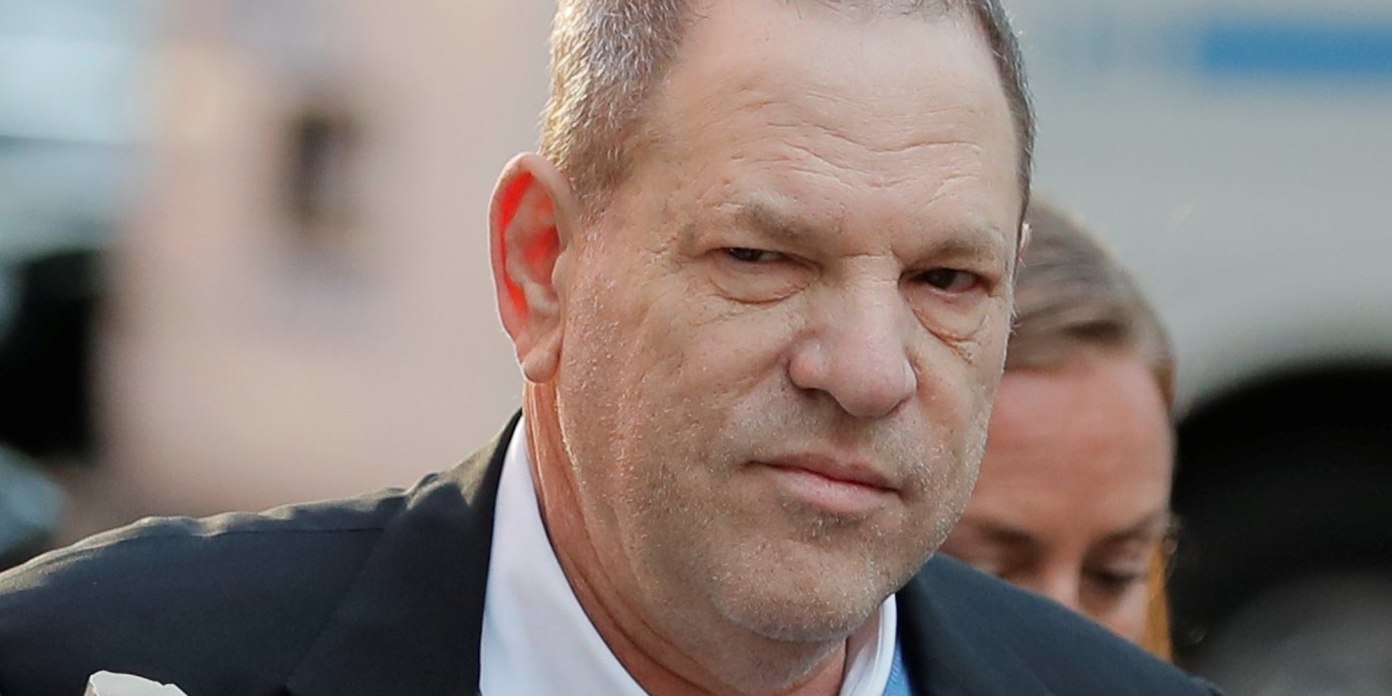 Harvey Weinstein, acusado de dos cargos de violación y uno de agresión sexual por un jurado en Nueva York