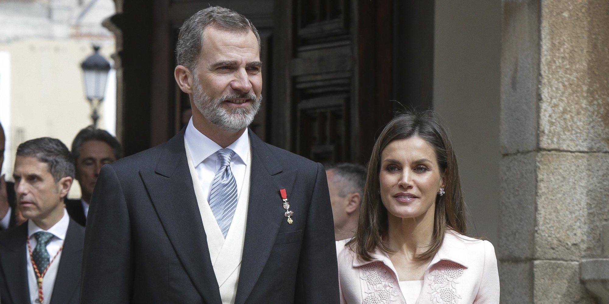 El Rey Felipe: "Si los Reyes Juan Carlos y Sofía se hubiesen opuesto a mi matrimonio con Letizia, habría renunciado a ella"