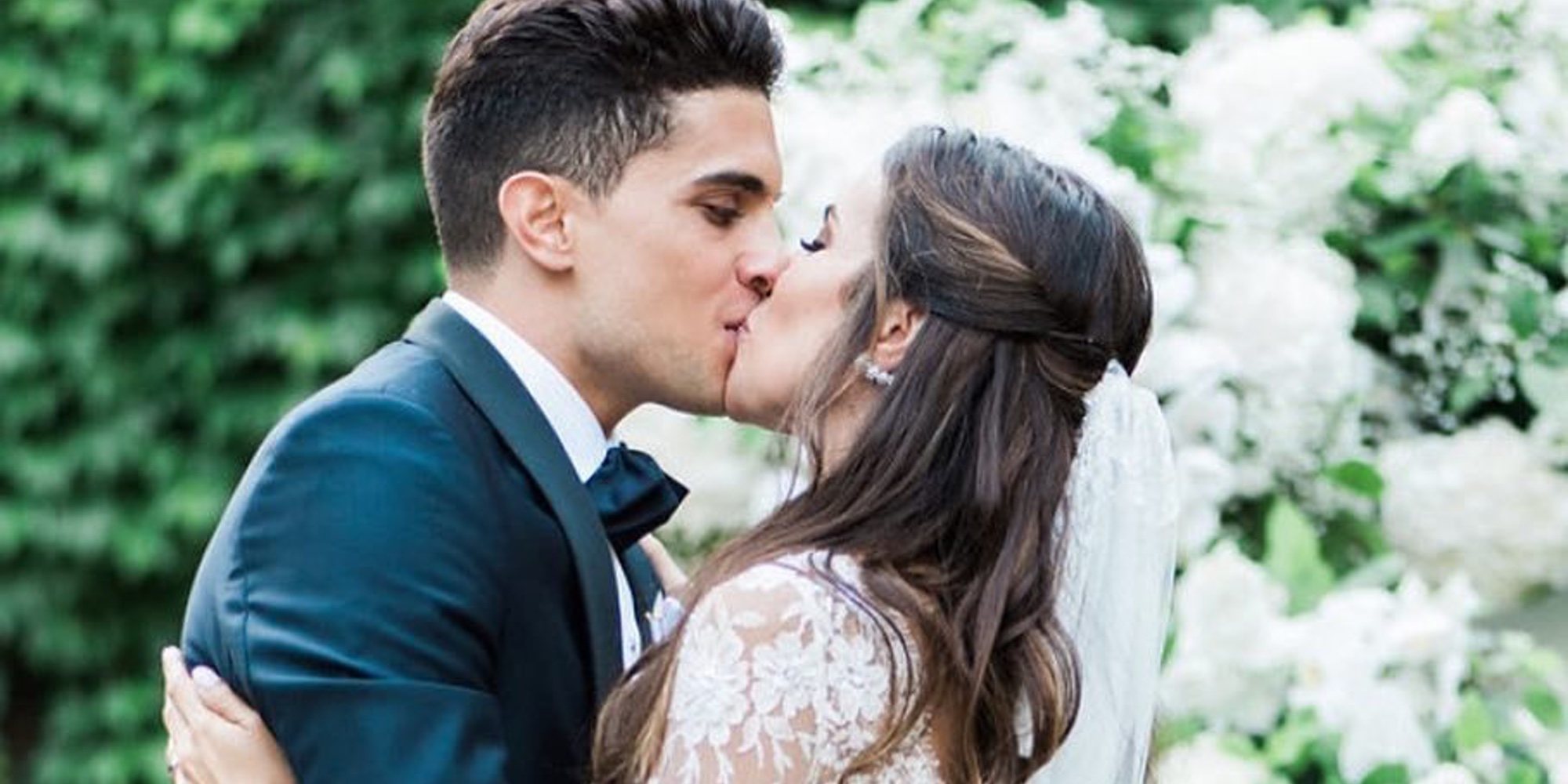 Marc Bartra y Melissa Jiménez celebran su primer aniversario de boda