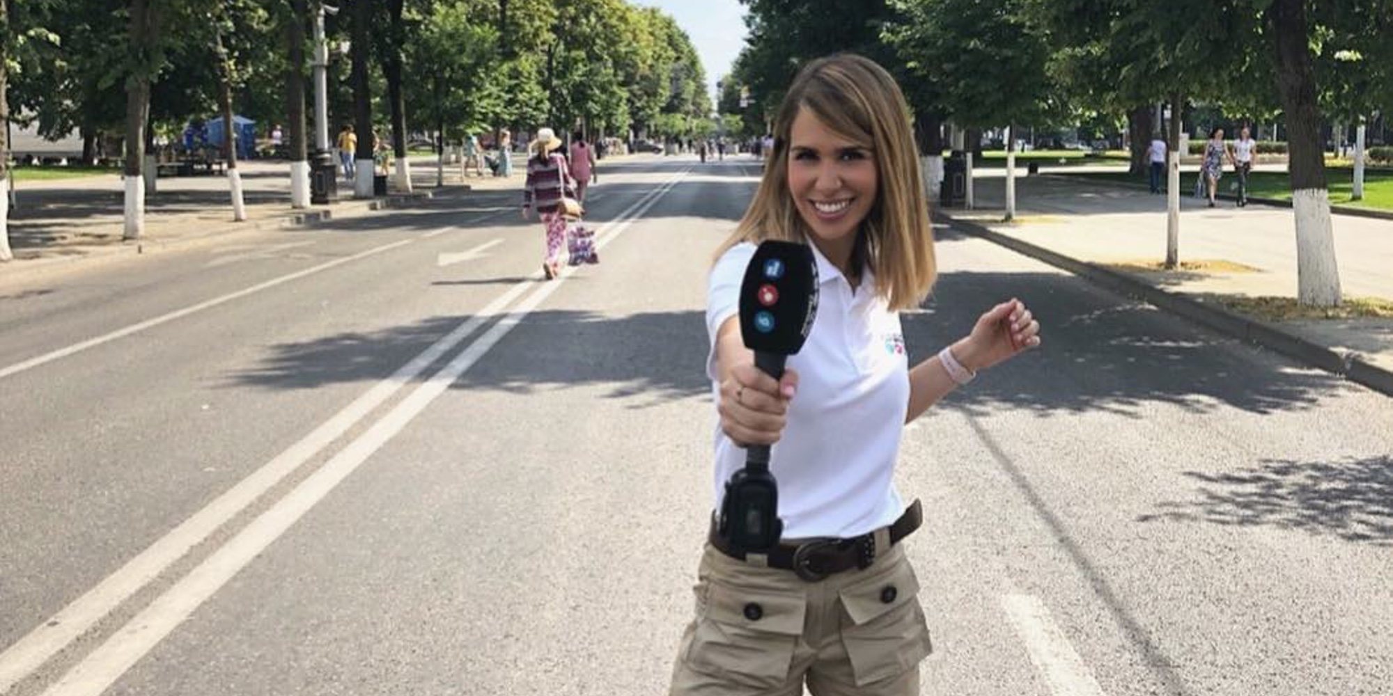 El zas de la reportera de Mediaset María Gómez a un aficionado español: "Guapa no hace falta, periodista"
