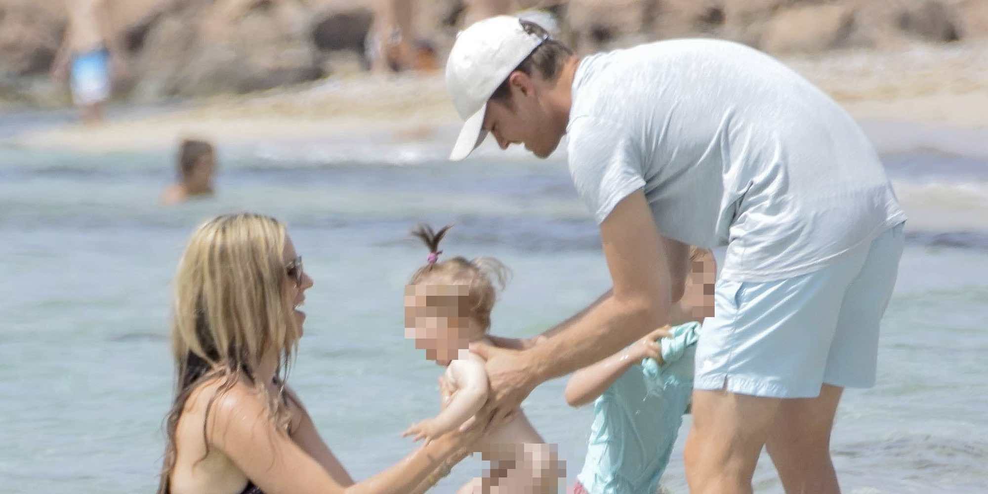 Nico Rosberg disfruta de unos días de vacaciones en Formentera con su mujer y sus hijas