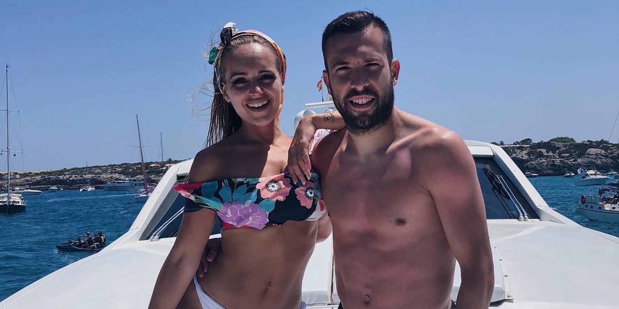 Romarey Ventura y Jordi Alba disfrutan de unas románticas vacaciones en Ibiza