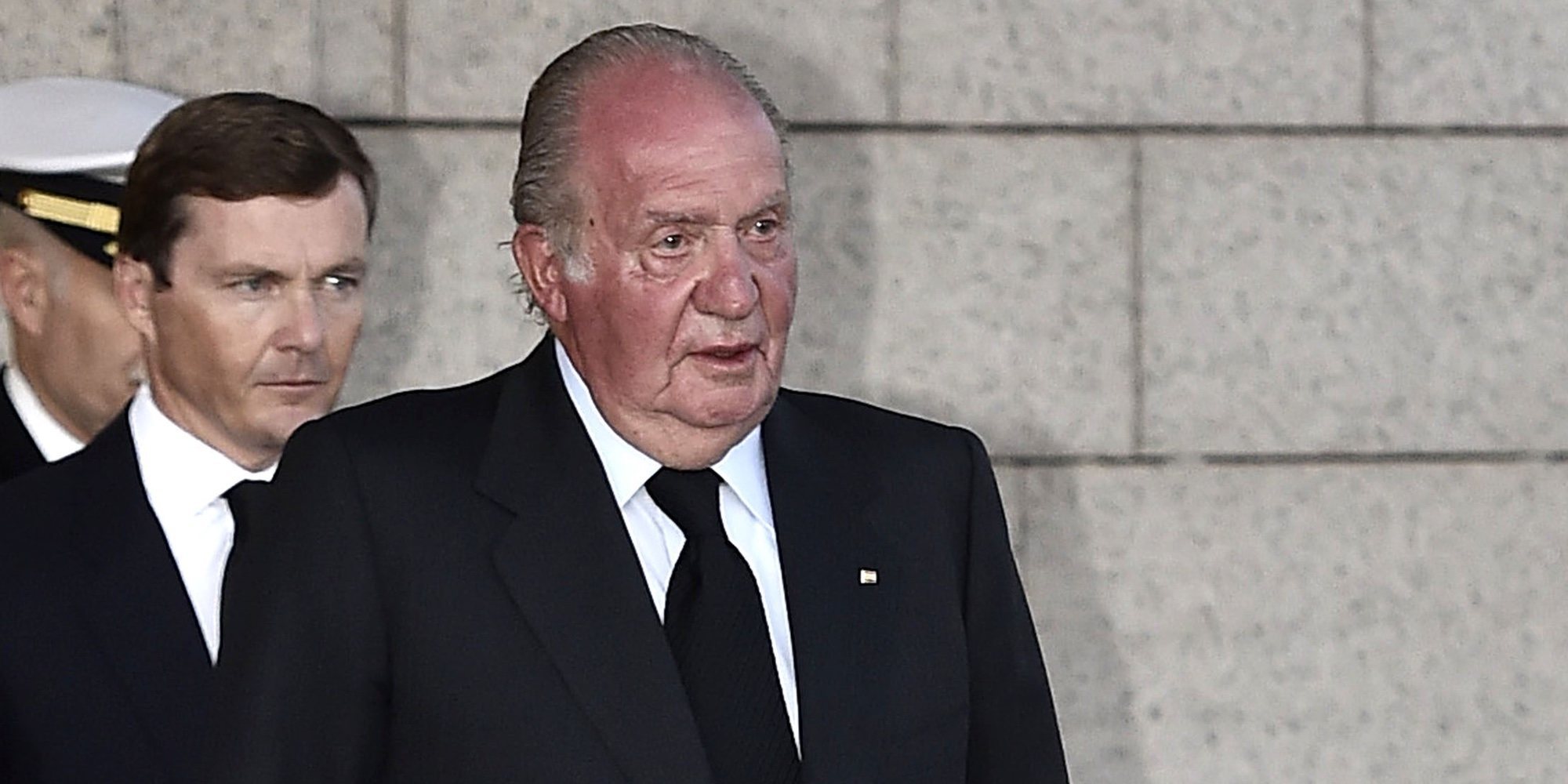 El Rey Juan Carlos, en plena forma en una cena antes de su viaje fallido a Mallorca