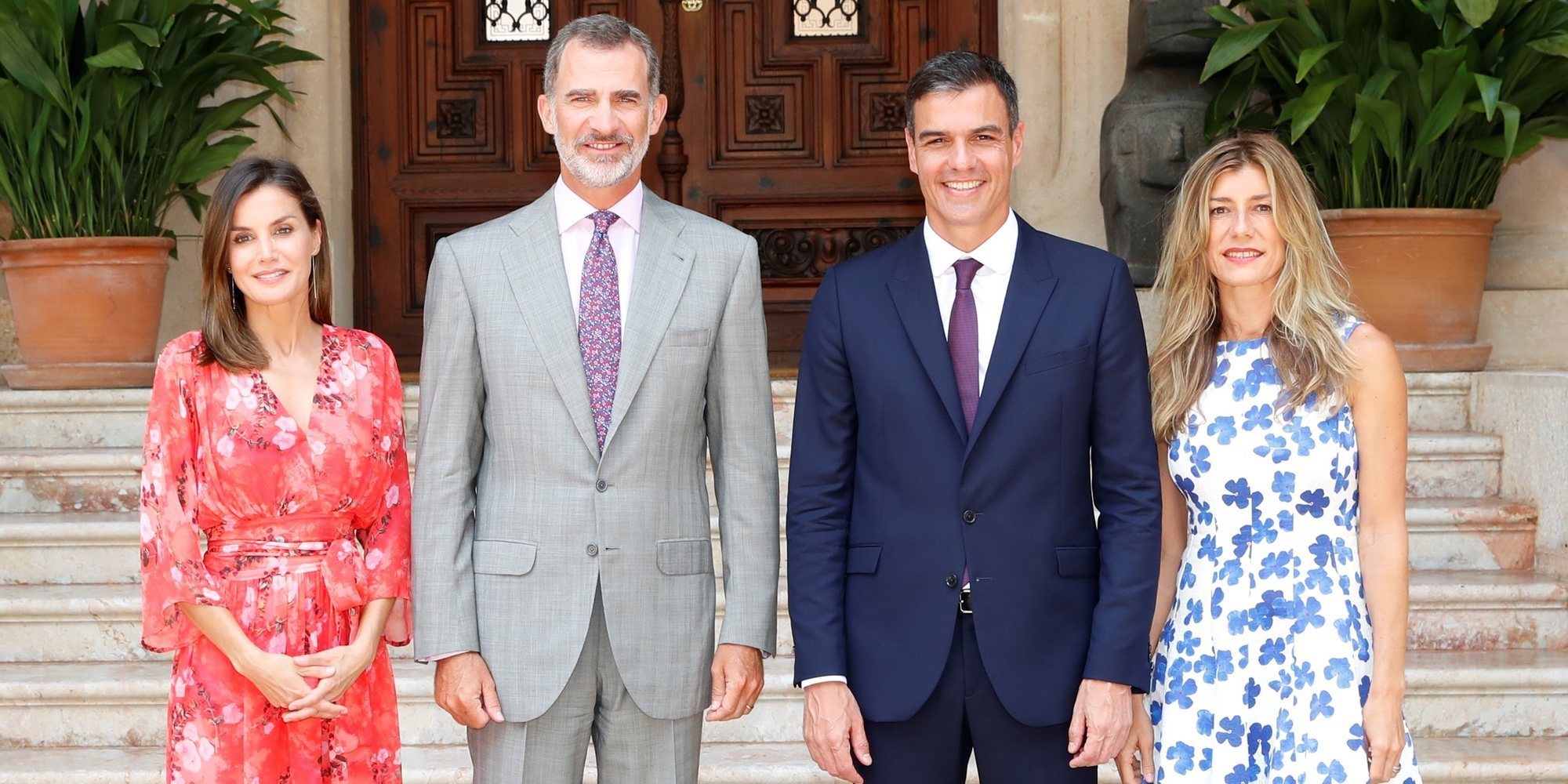 Los Reyes Felipe y Letizia abren el Palacio de Marivent por primera vez a Pedro Sánchez y Begoña Gómez