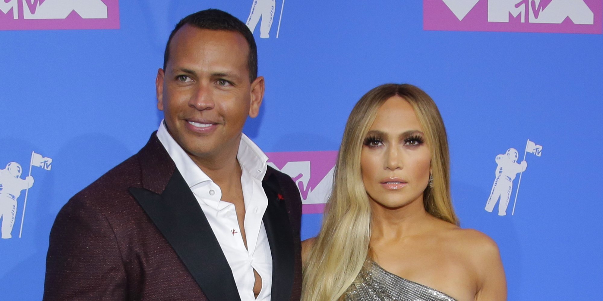 Jennifer Lopez dedica el premio más importante de los VMAs 2018 a su "alma gemela" Alex Rodriguez