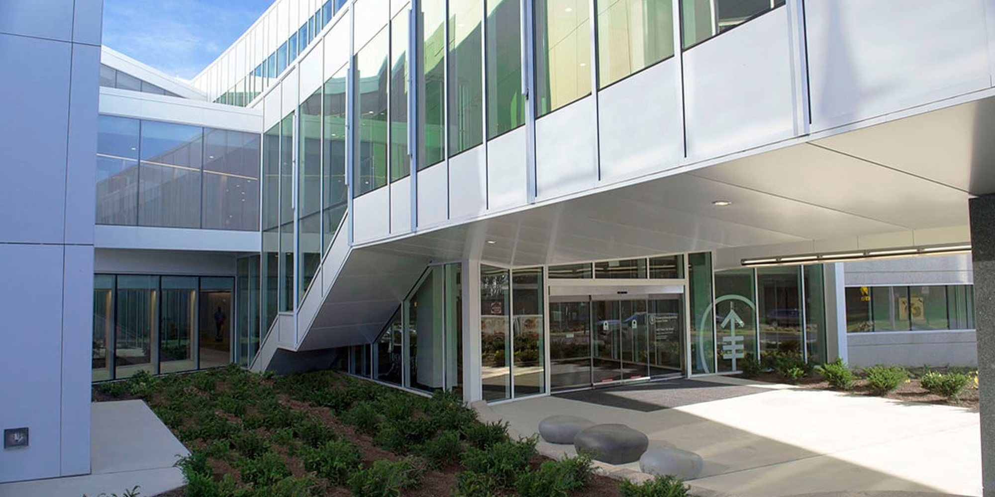 Moderno y con zonas verdes: así es el hospital de Nueva Jersey en el que Álex Lequio continuará su tratamiento