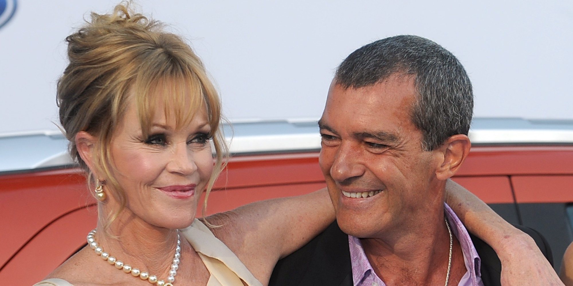 Antonio Banderas y Melanie Griffith se reencuentran por el 22 cumpleaños de Stella del Carmen