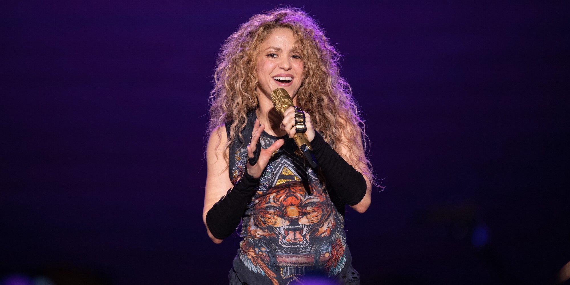 Shakira defiende a un fan que se abalanzó sobre ella en su concierto en México