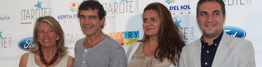 Antonio Banderas presenta la Gala Starlite insistiendo en su buena relación con Eva Longoria