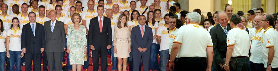 Los Reyes y los Príncipes Felipe y Letizia despiden al equipo olímpico español antes de partir a Londres 2012