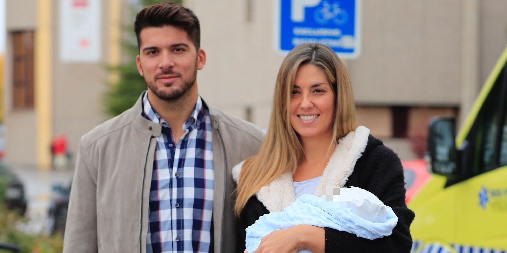 Cristian Toro y Susana Salmerón presentan a Alejandro dos días después de su nacimiento