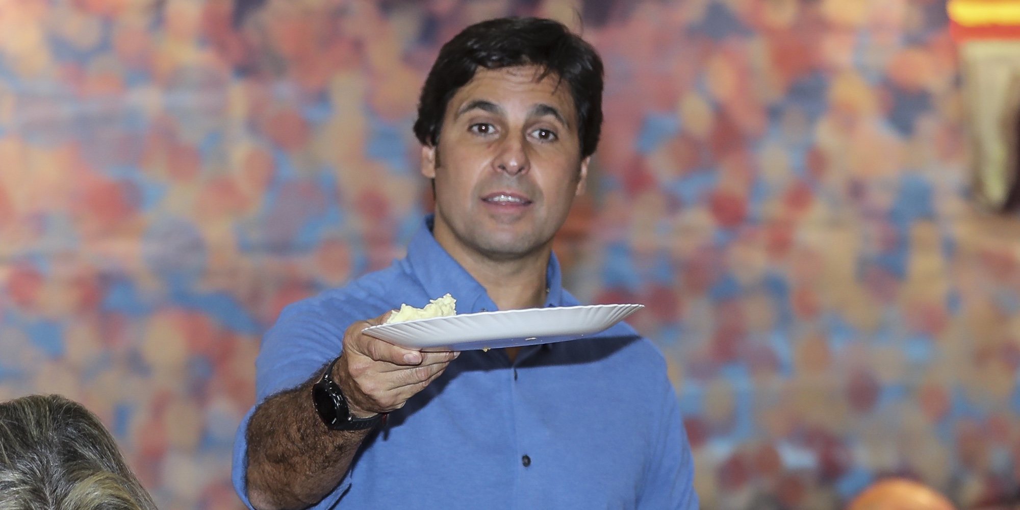 Francisco Rivera se convierte en camarero por un día en una cena benéfica del Rastrillo Nuevo Futuro 2018