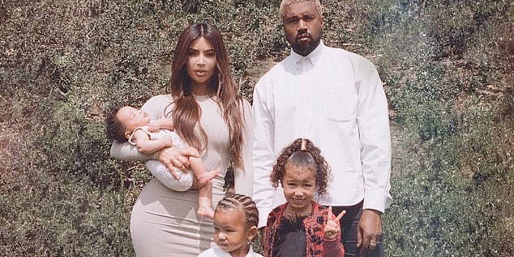 El posado familiar de Kim Kardashian y Kanye West con sus tres hijos siete meses después