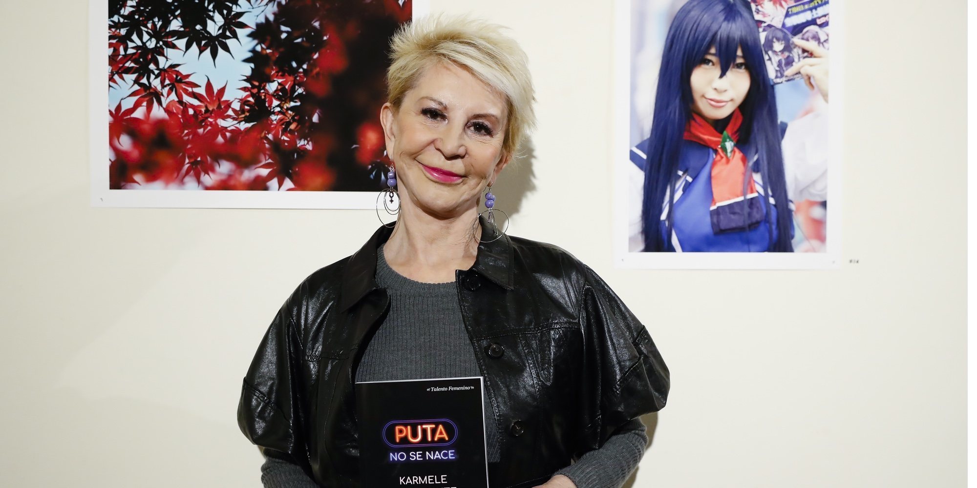 Karmele Marchante presenta 'Puta no se hace' con el apoyo de Manuela Carmena