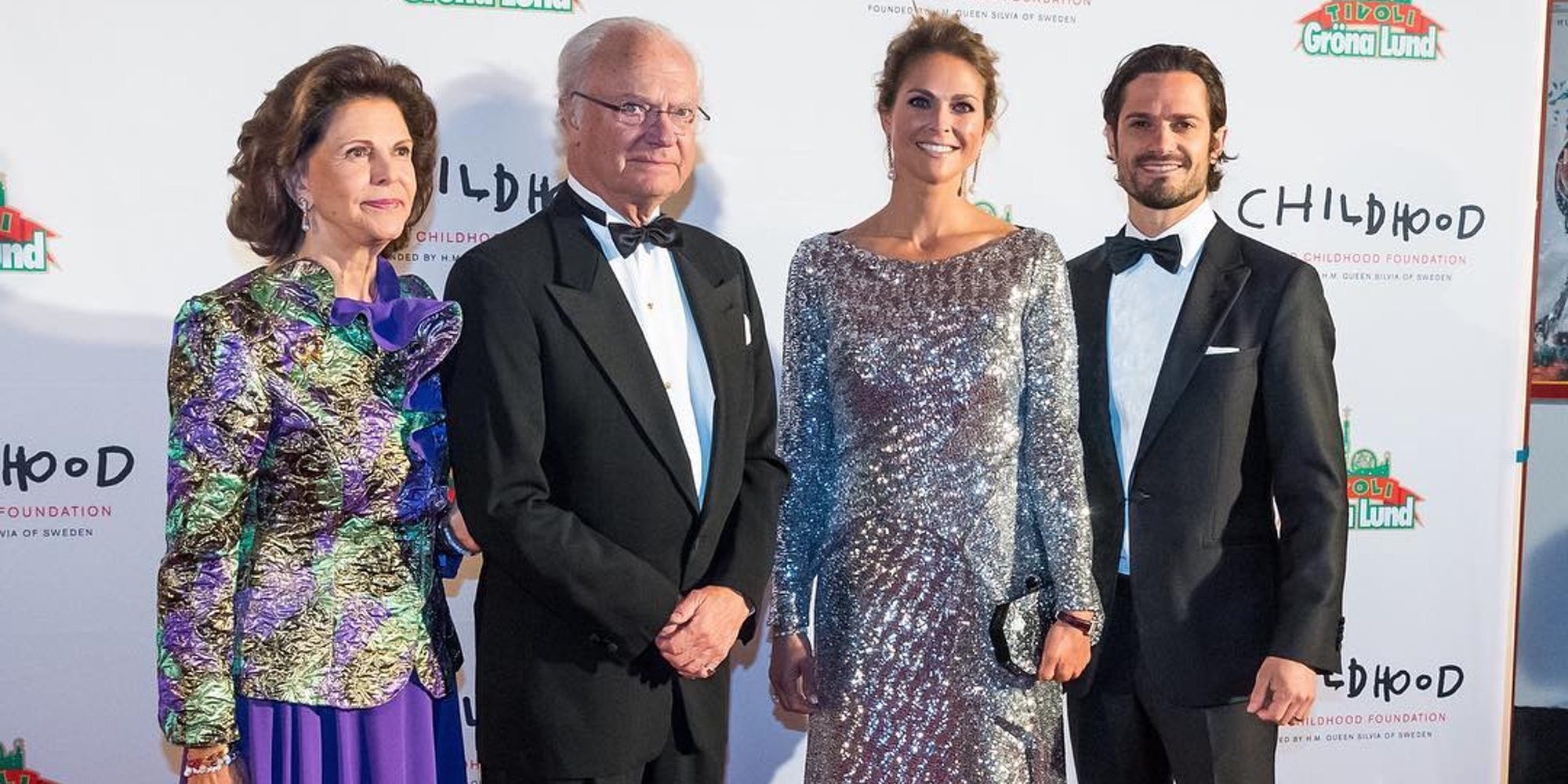 Carlos Gustavo y Carlos Felipe de Suecia arropan a la Reina Silvia y la Princesa Magdalena en su gran noche