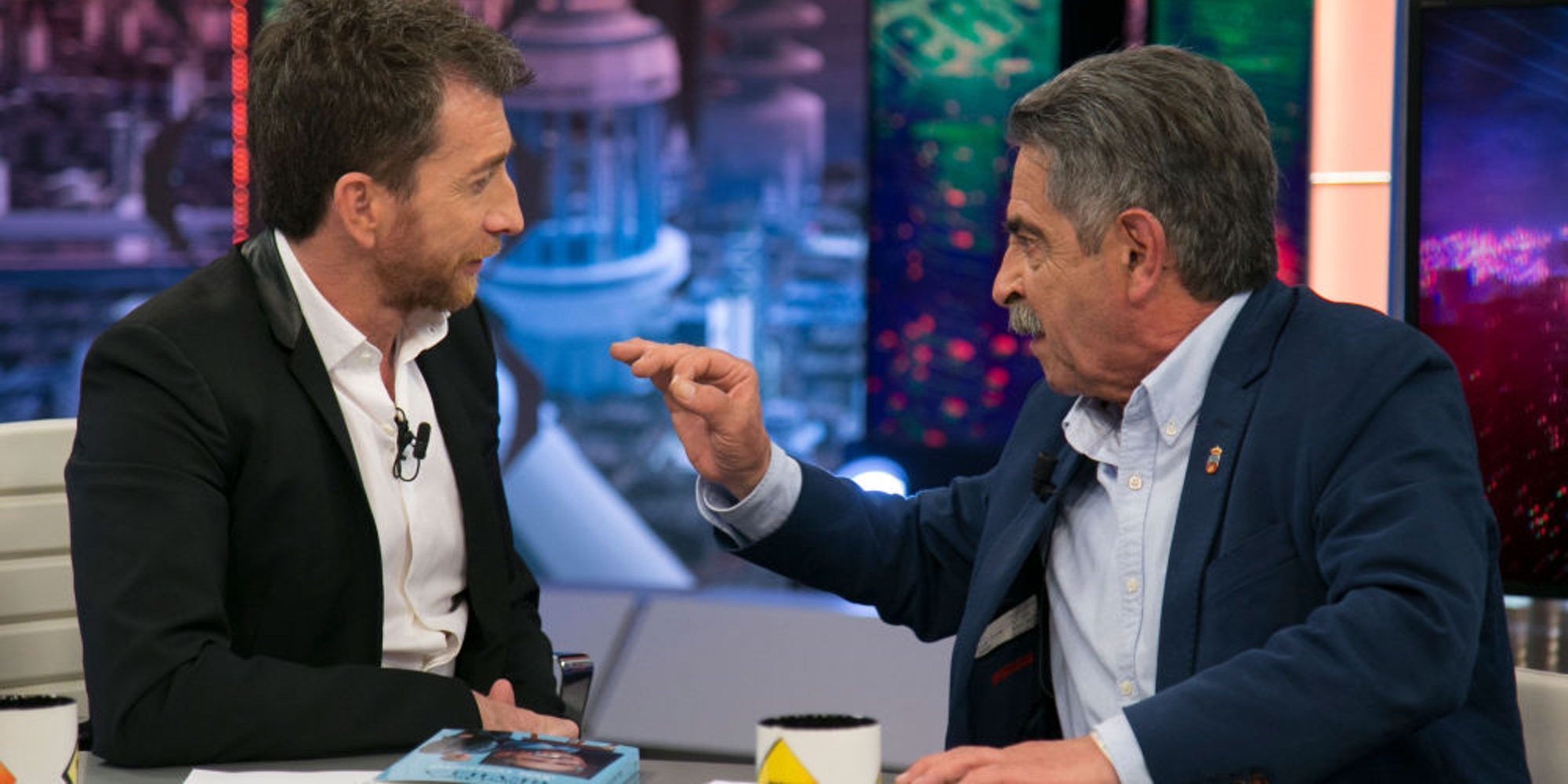 El tenso encuentro de Pablo Motos y Miguel Ángel Revilla en 'El Hormiguero': "Me has dado la mano como si oliese mal"