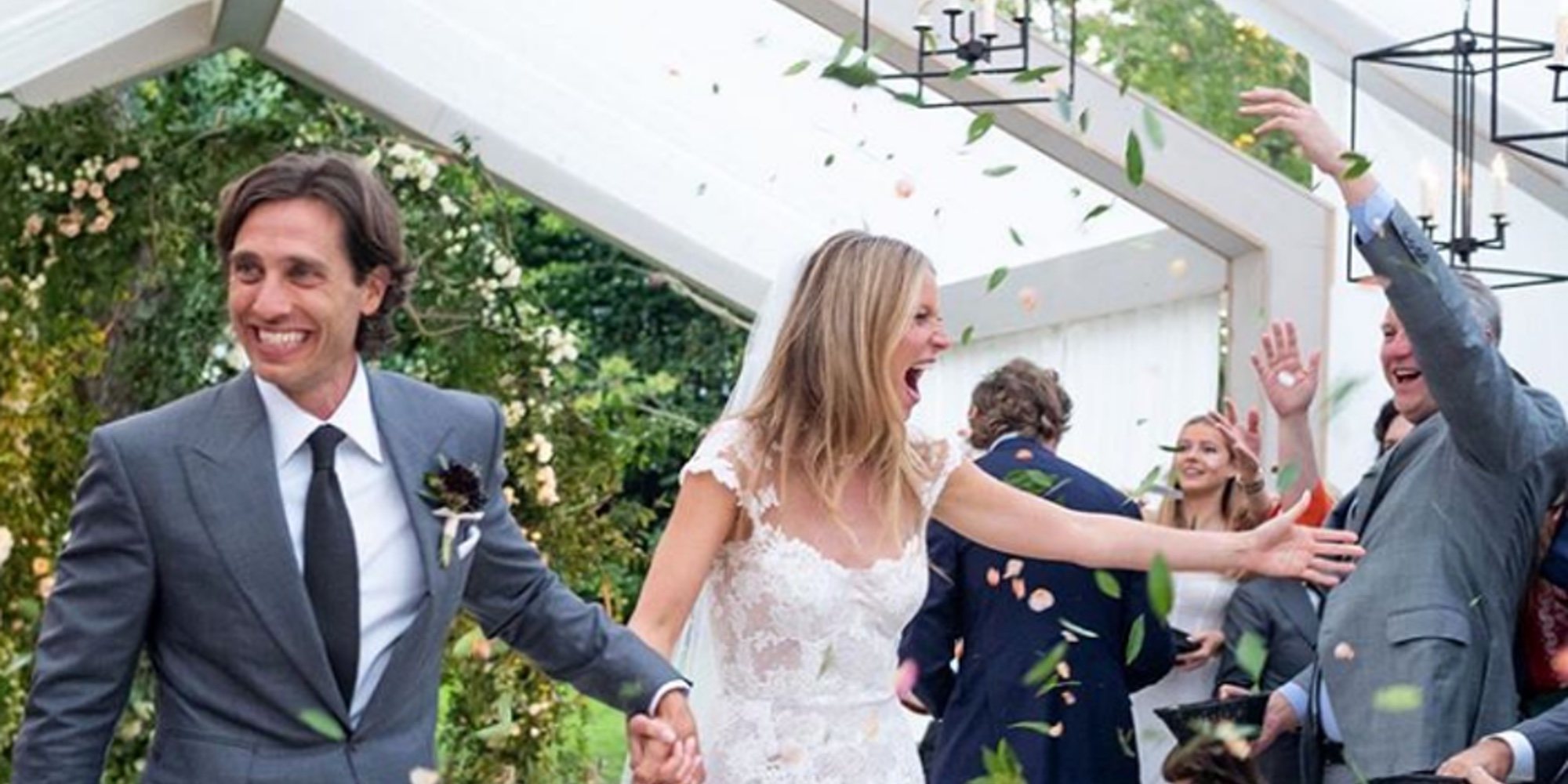 Gwyneth Paltrow pasa una romántica luna de miel con dos acompañantes, su marido y su exmarido