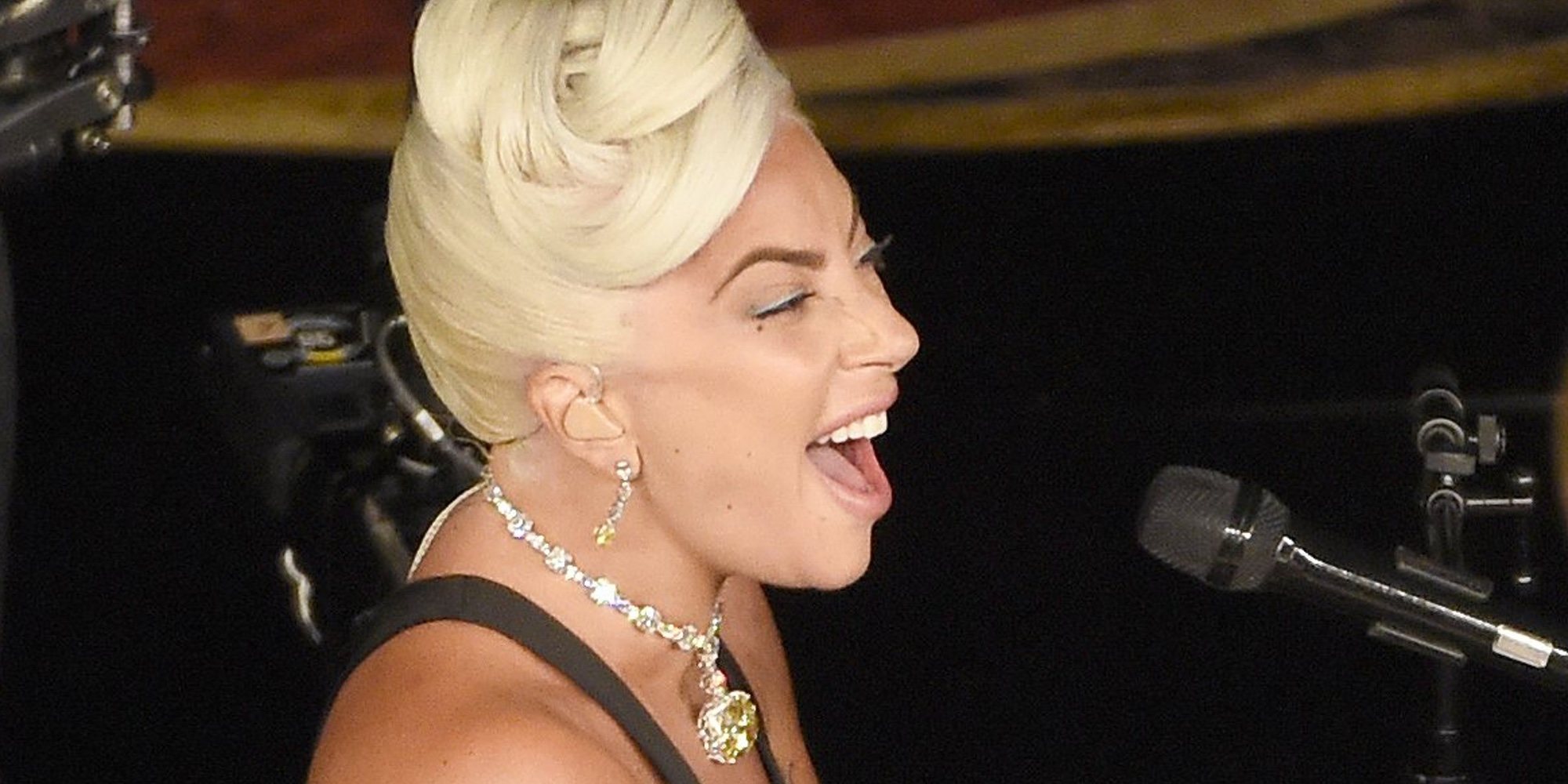 Lady Gaga, emocionada tras su primer Oscar: "Esto va sobre no rendirse nunca"