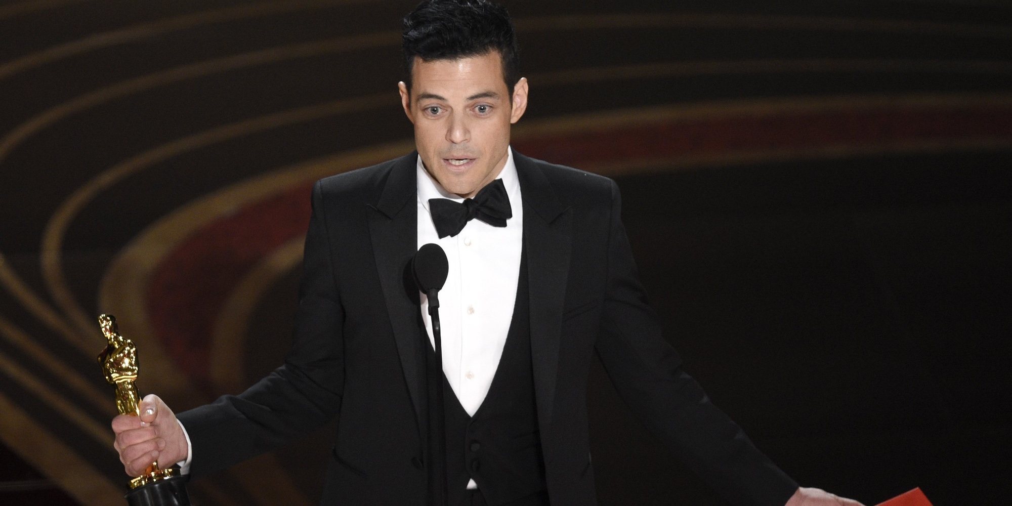 La aparatosa caída de Rami Malek tras recibir el Oscar 2019 al Mejor Actor por 'Bohemian Rhapsody'