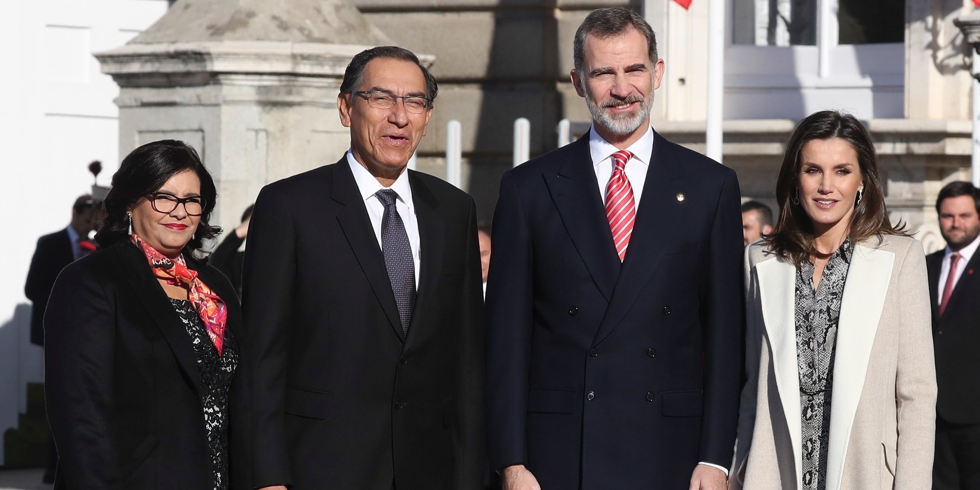 Los Reyes Felipe y Letizia reciben con todo el cariño al Presidente de Perú, Martín Vizcarra, y a su esposa
