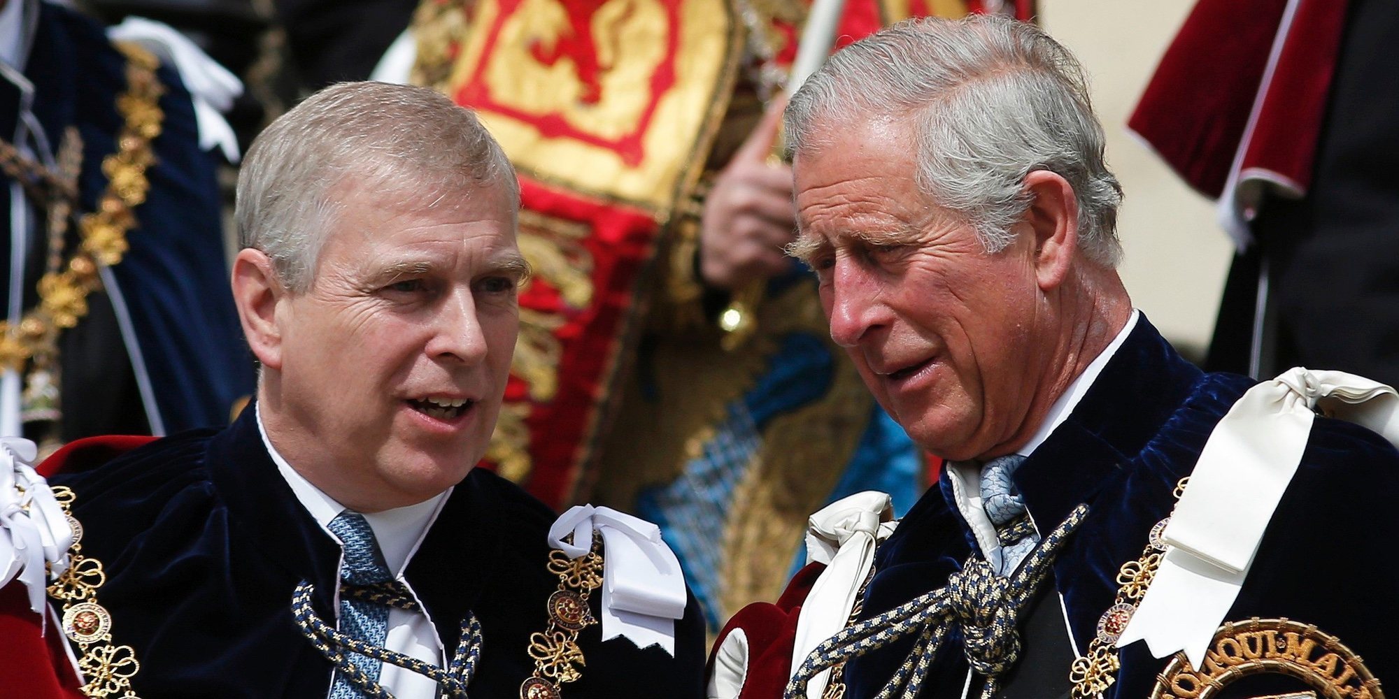 El dardo del Príncipe Carlos al Príncipe Andrés: quiere apartarle para no dañar el legado de la Reina Isabel