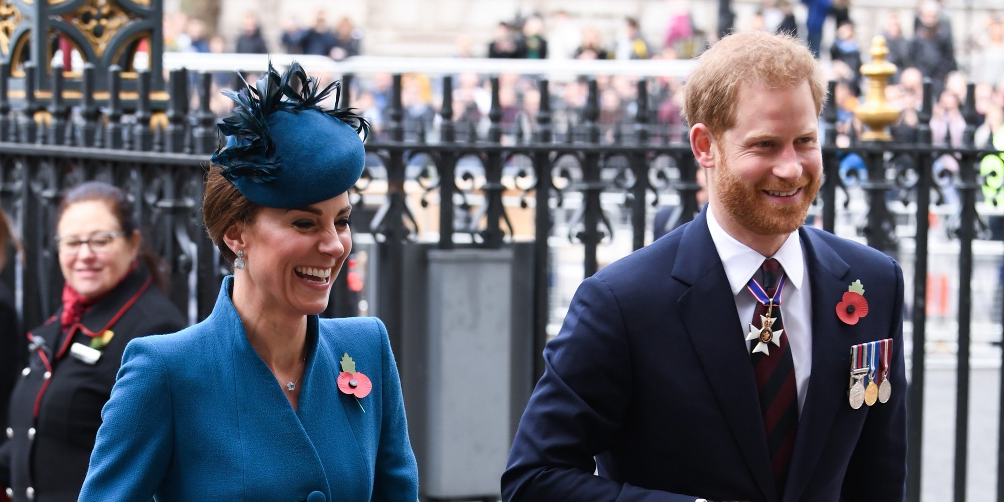 Kate Middleton y el Príncipe Harry derrochan simpatía y complicidad en el Anzac Day