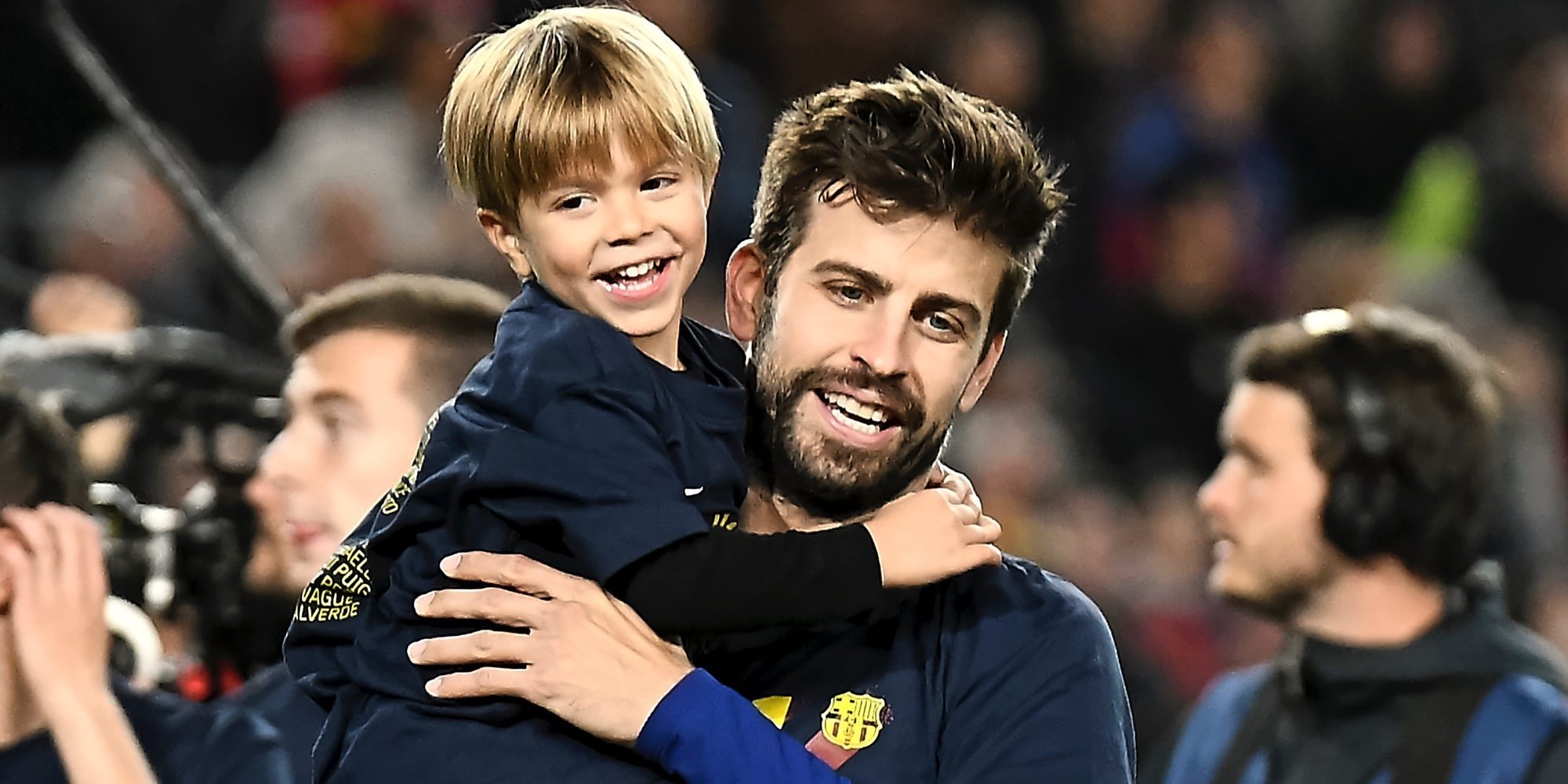 Gerard Piqué, Leo Messi o Luis Suárez celebran con sus mujeres y sus hijos la última victoria del Barça