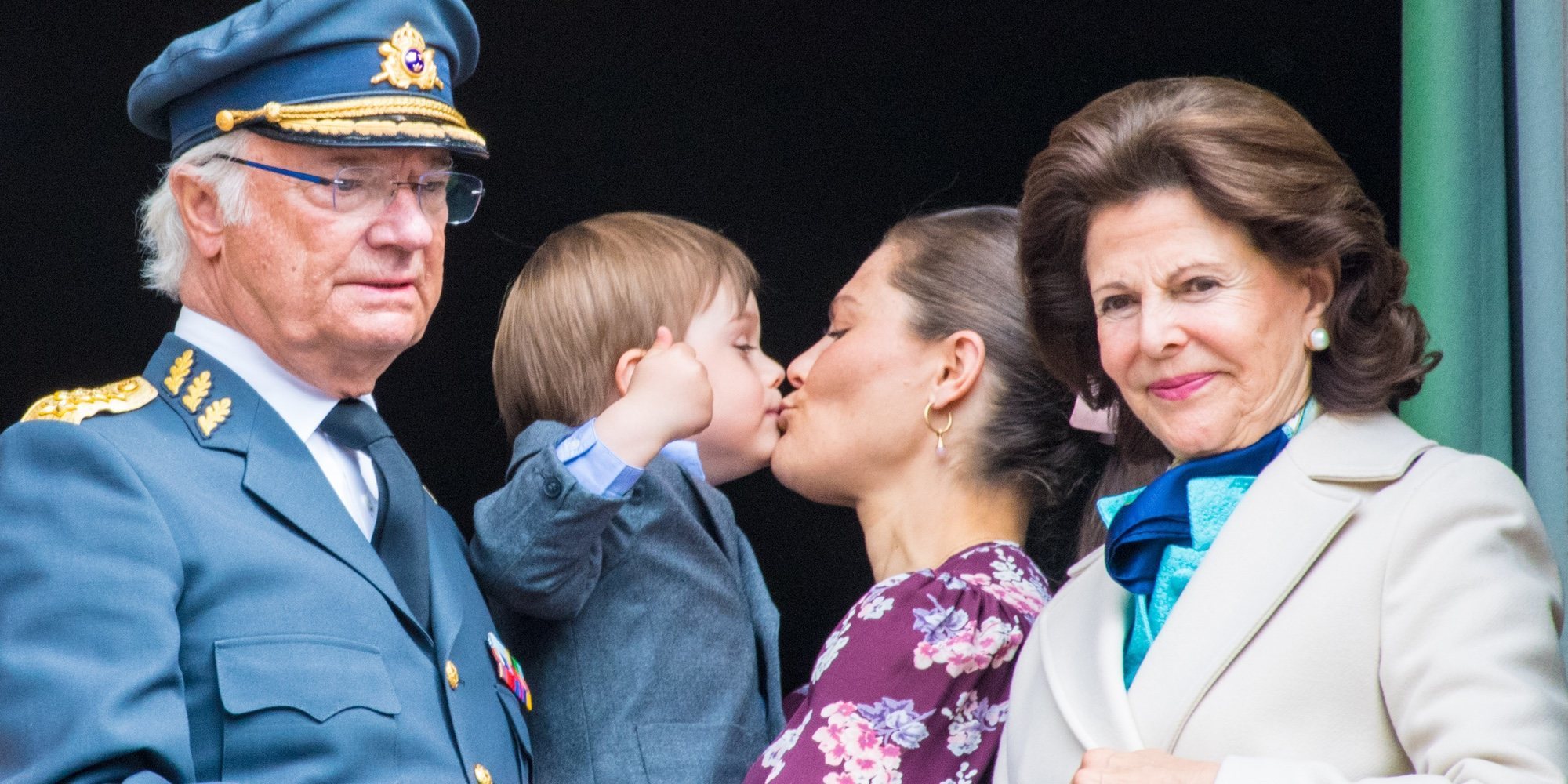 El cariñoso Oscar de Suecia eclipsa a su hermana Estela de Suecia en el cumpleaños del Rey Carlos Gustavo