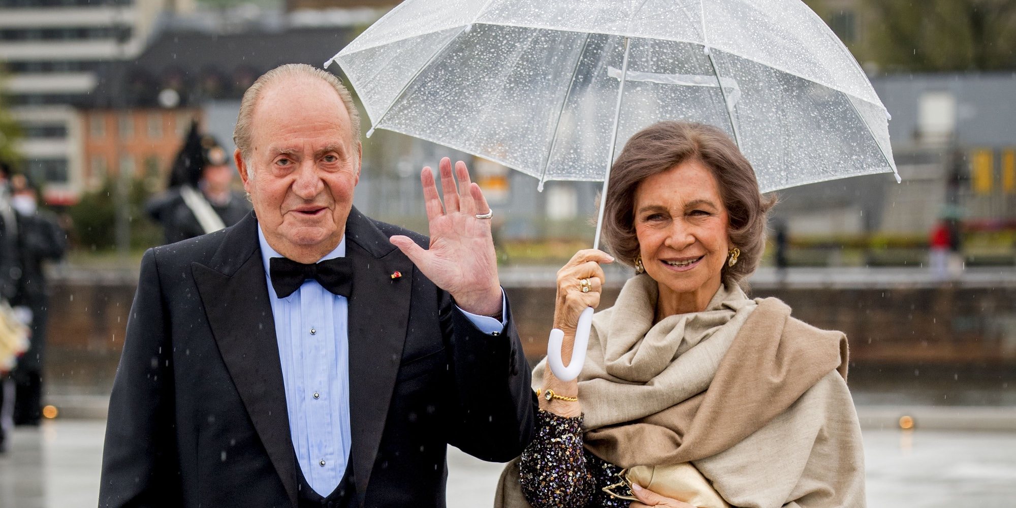 La complicidad de los Reyes Juan Carlos y Sofía en su 57 aniversario de boda