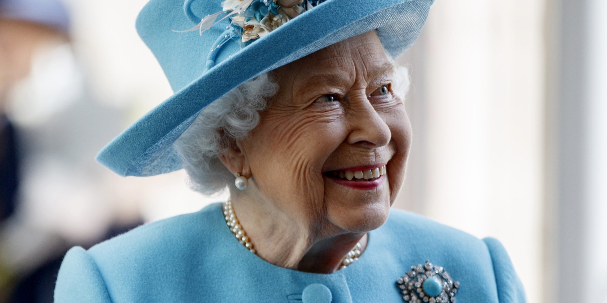 Isabel II busca un Community Manager para convertirse en una Reina 2.0