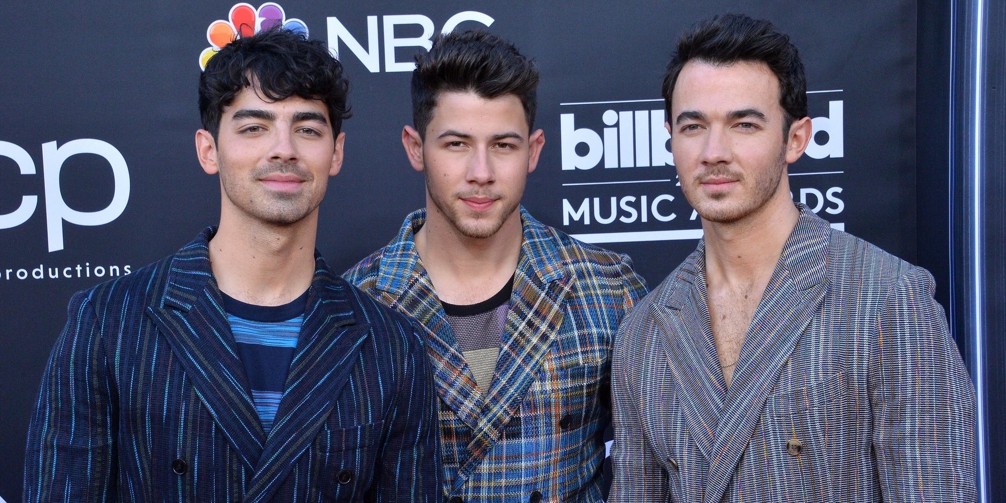 Los Jonas Brothers anuncian el lanzamiento de 'Blood', un libro en el ...