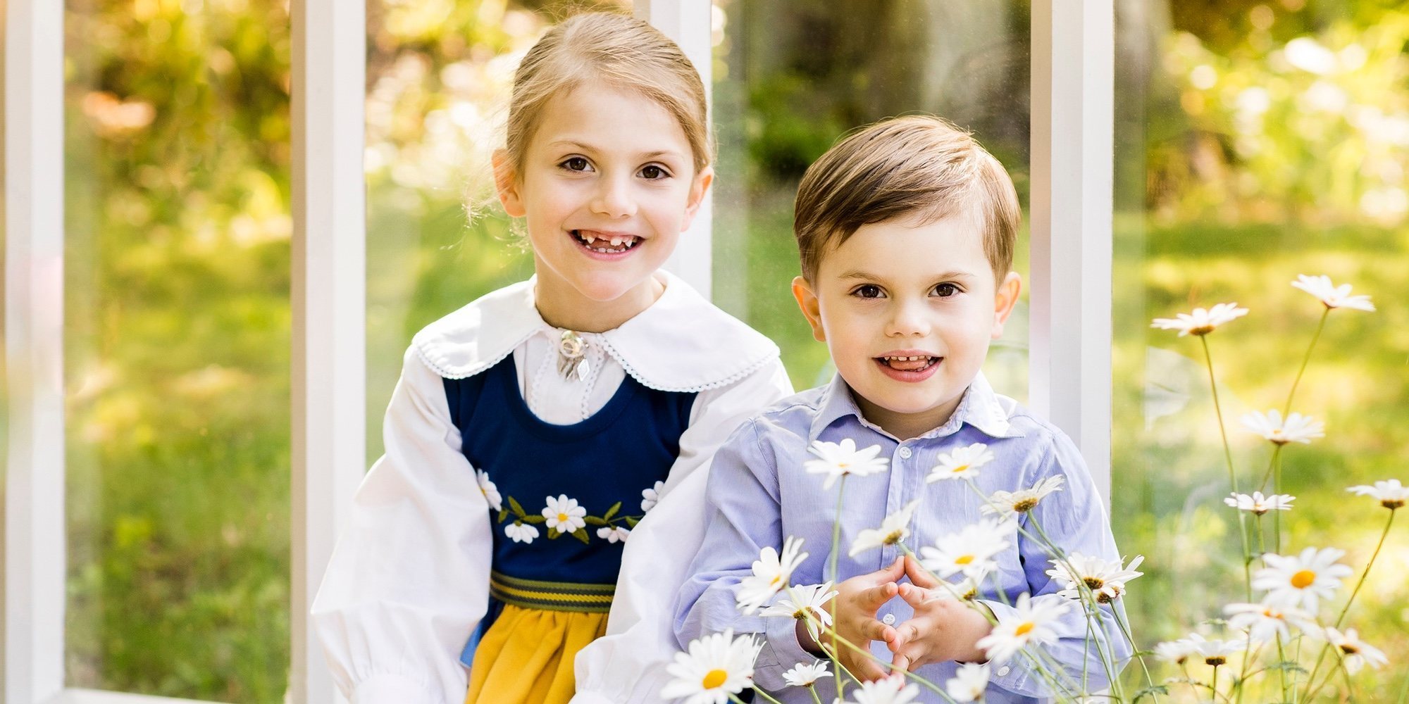 Estela y Oscar de Suecia, dos hermanos adorables entre flores en el Día Nacional de Suecia 2019