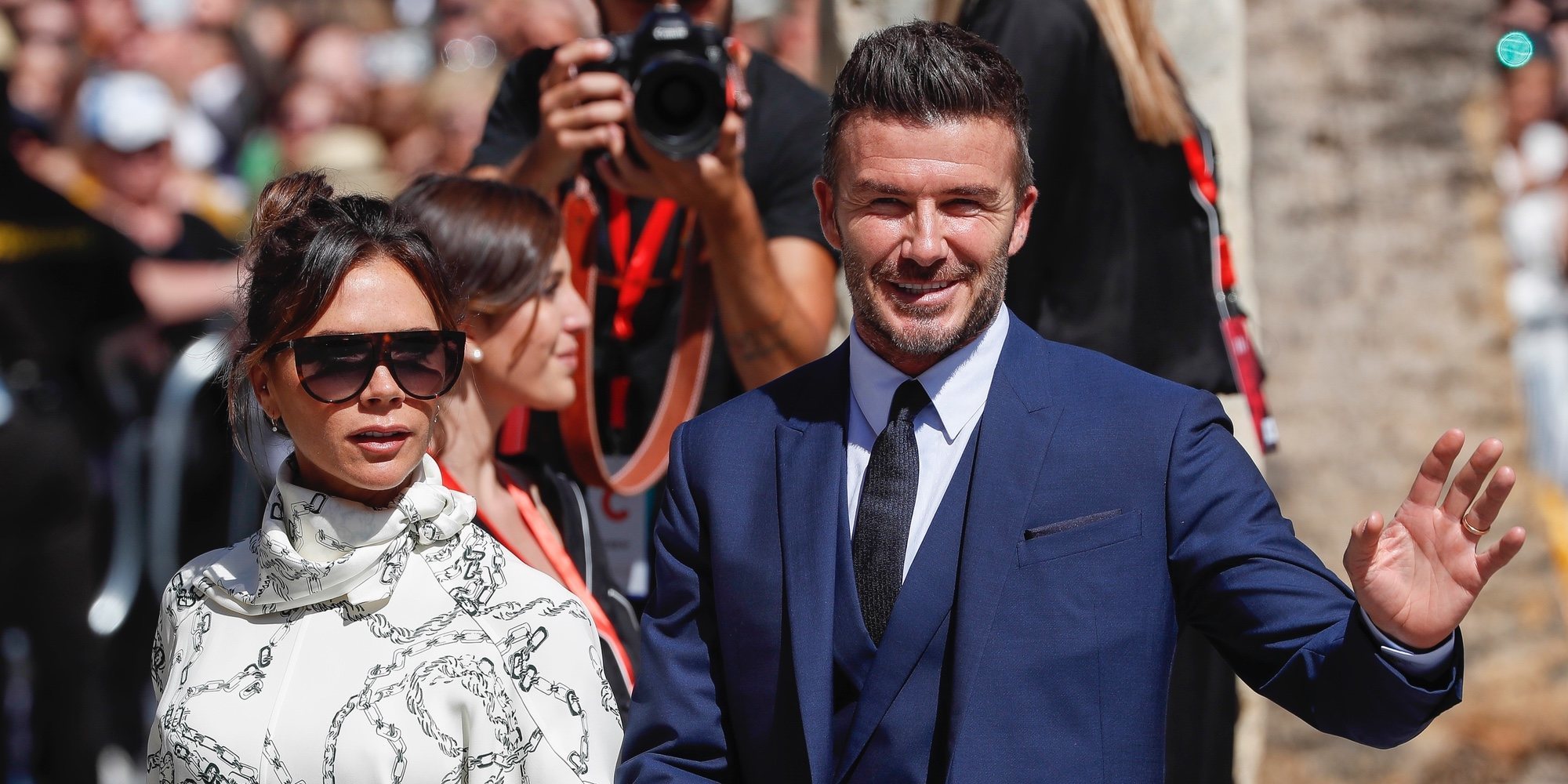 Victoria Beckham se saltó la prohibición de no usar el móvil en la boda de Sergio Ramos y Pilar Rubio