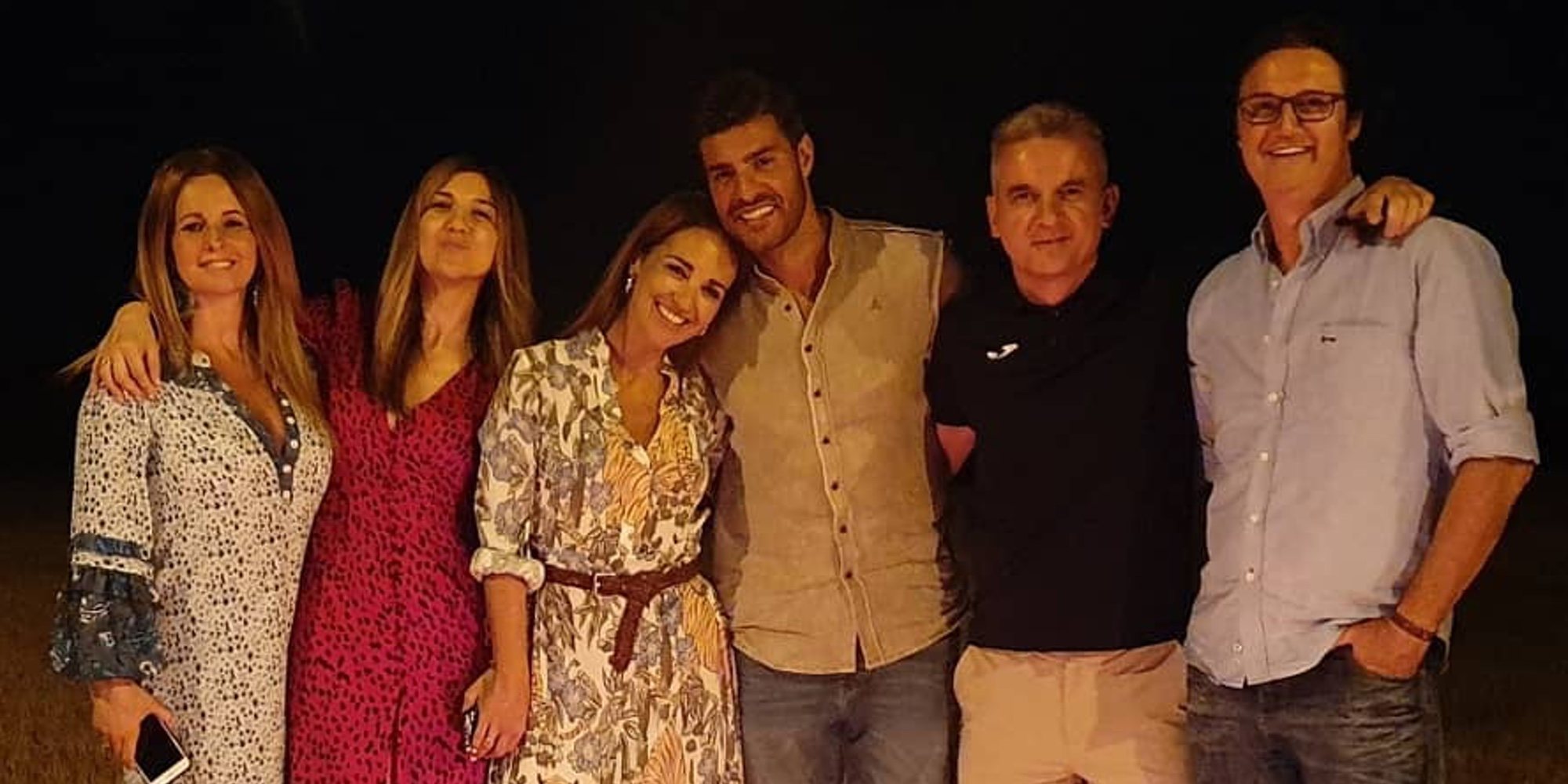 Paula Echevarría y Miguel Torres disfrutan de la noche de San Juan con Poty Castillo y otros amigos