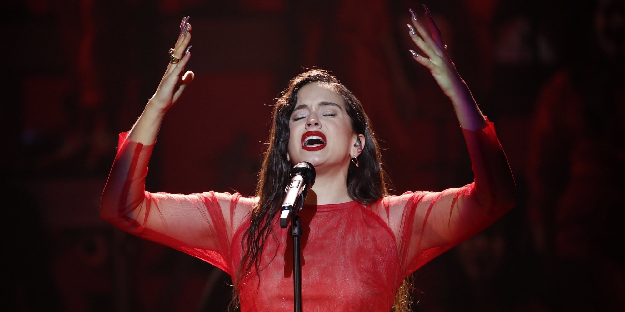 Rosalía vuelve a sorprender cantando en catalán su nuevo single 'Fucking Money Man'