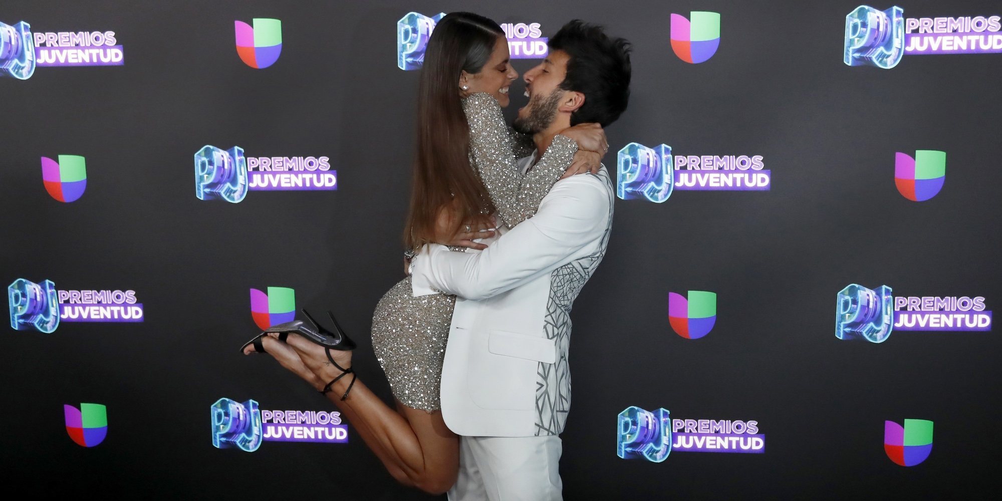 Tini Stoessel y Sebastián Yatra posan por primera vez juntos en los Premios Juventud 2019