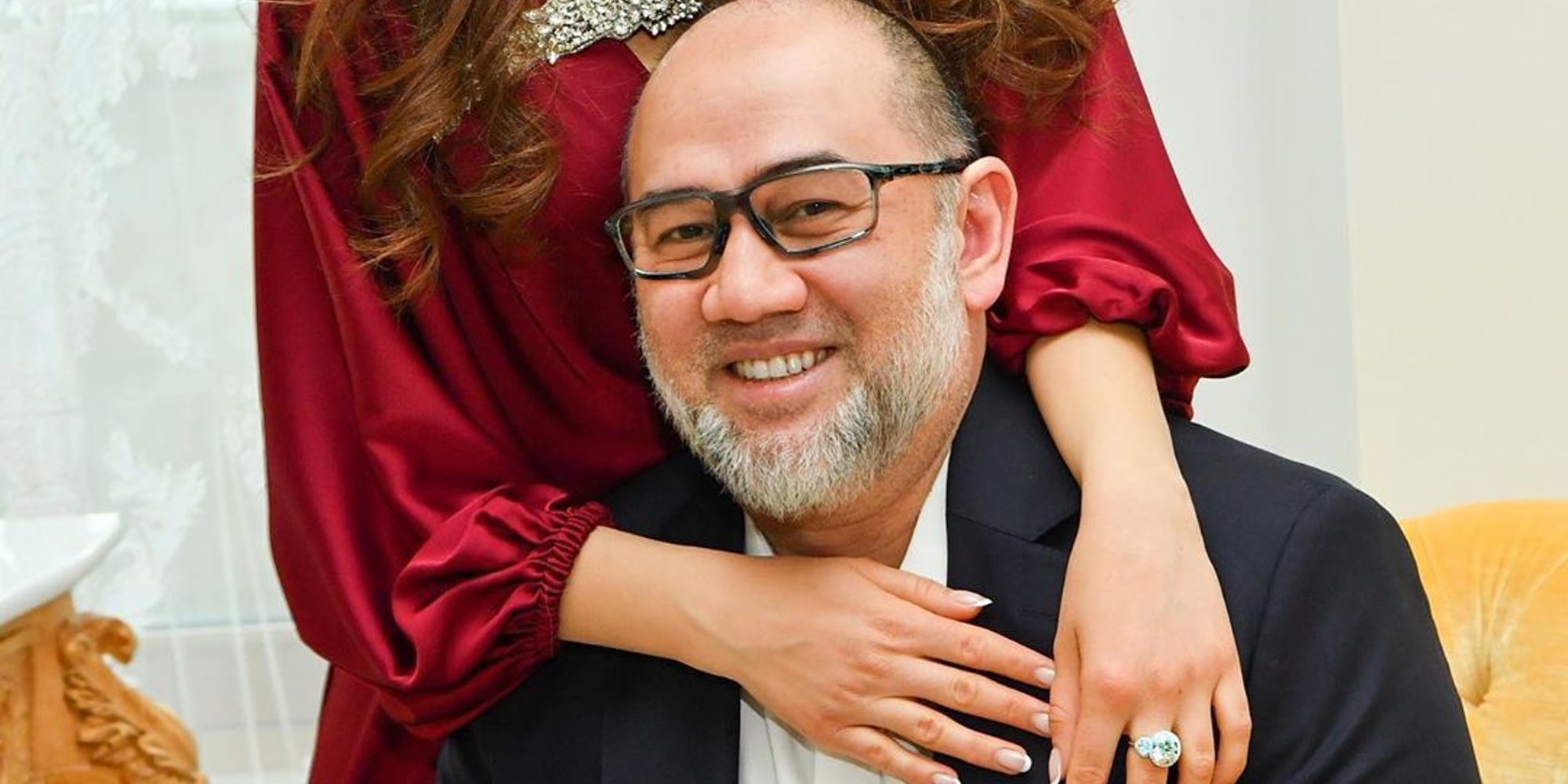 El Rey Mohammed V de Malasia se cuestiona que el hijo de Oksana Voevodina sea suyo