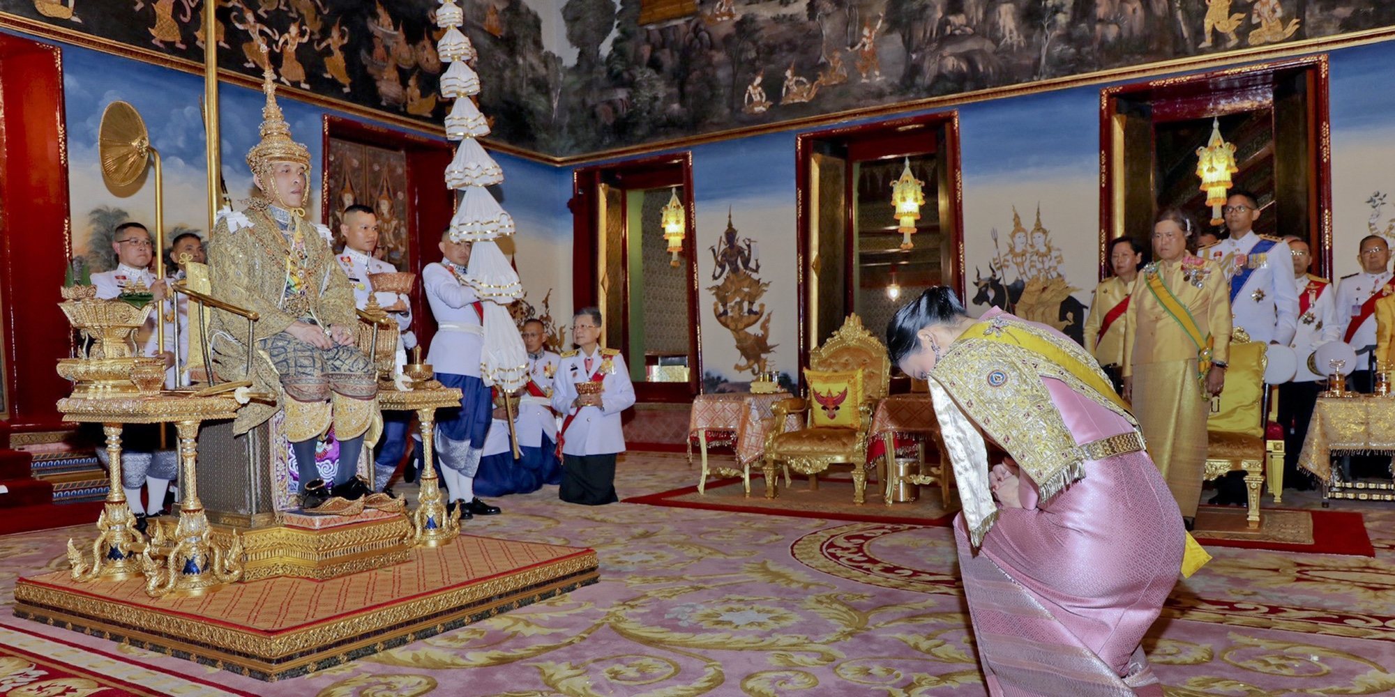 El escándalo del Rey de Tailandia: convierte en Consorte Real a una de sus amantes