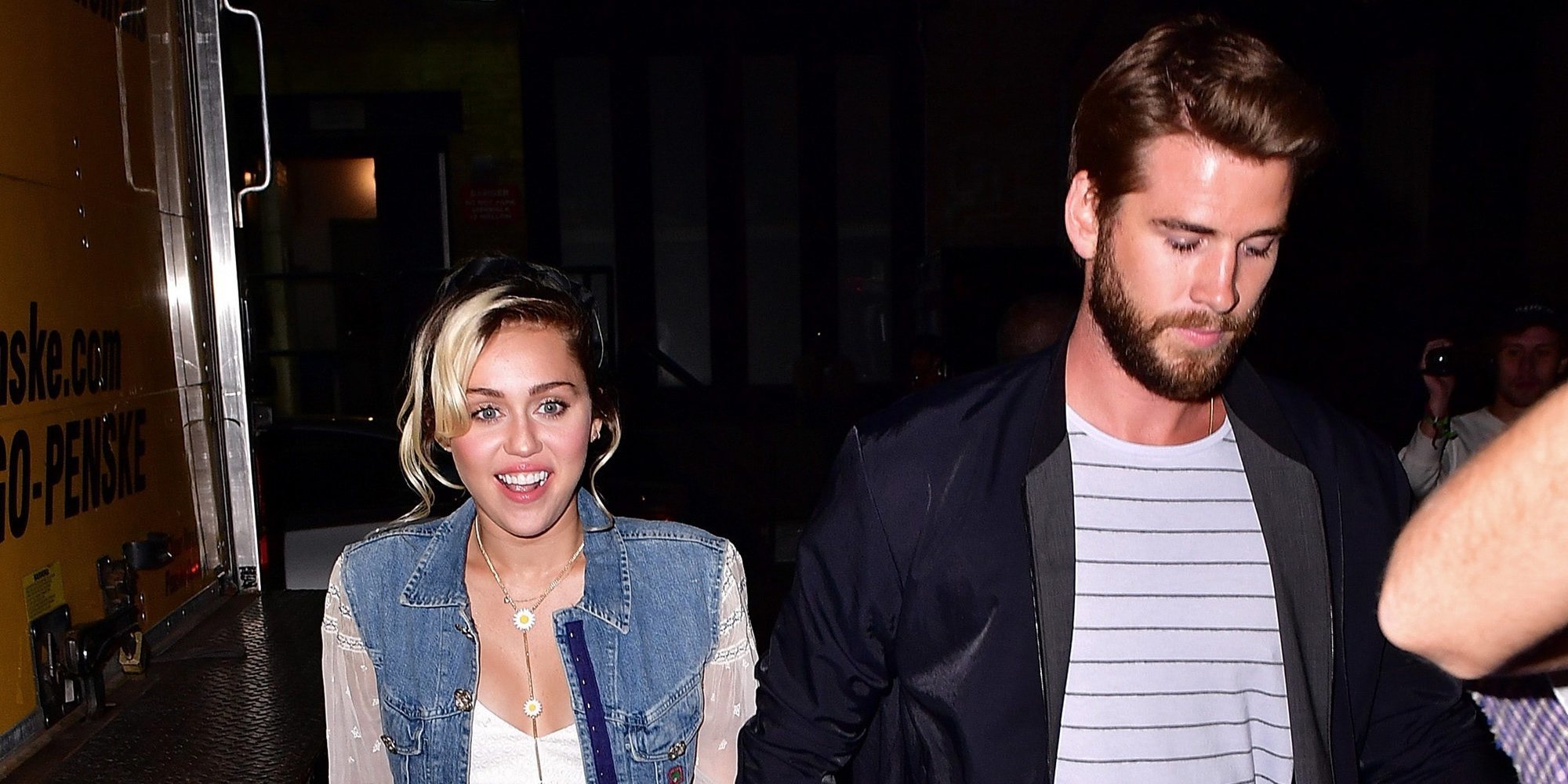Liam Hemsworth se refugia en su familia y Miley Cyrus hace vida de pareja con Kaitlynn Carter