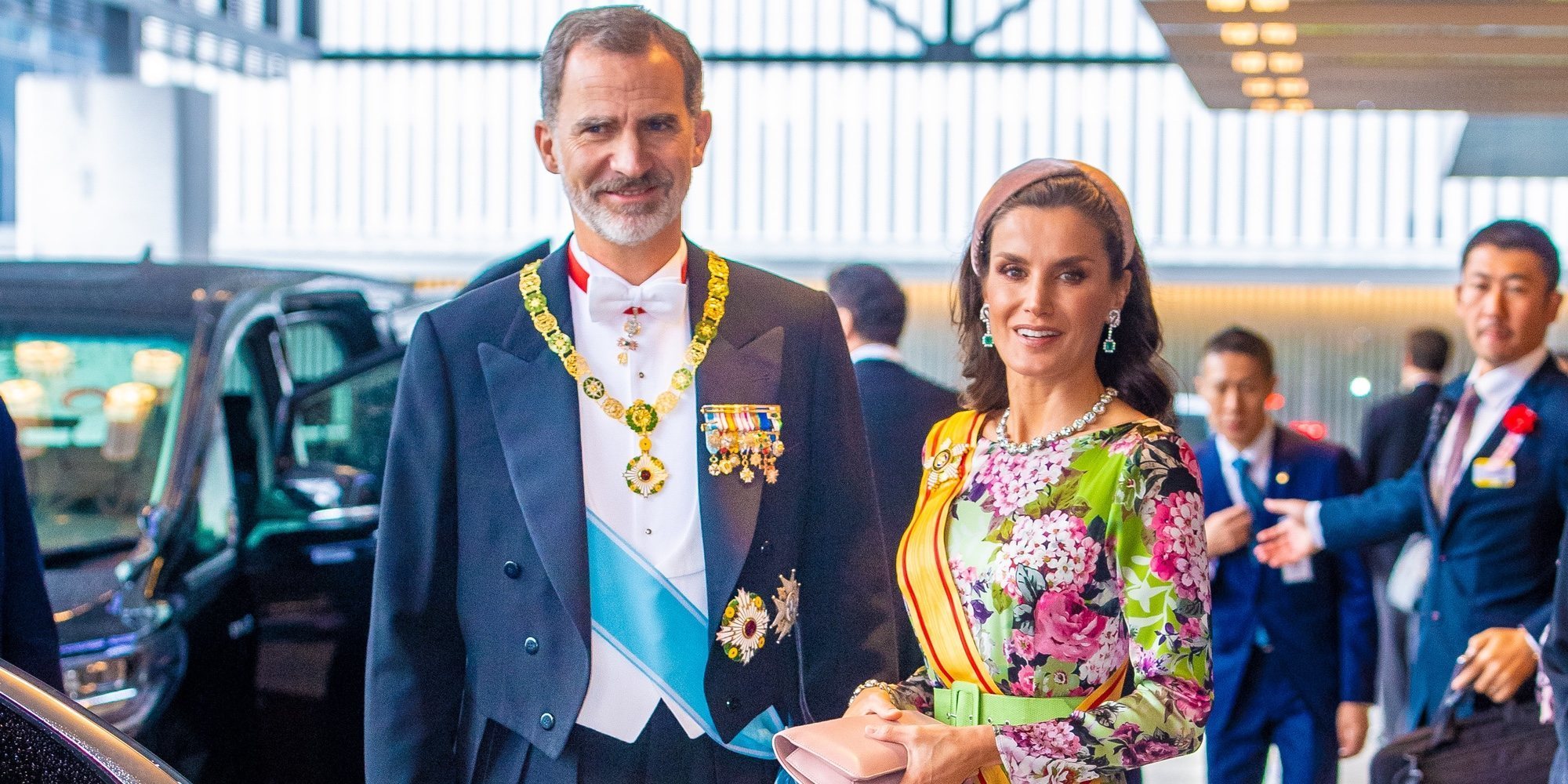 Los Reyes Felipe y Letizia en la entronización de Naruhito de Japón: sonrisas y un vestido de flores