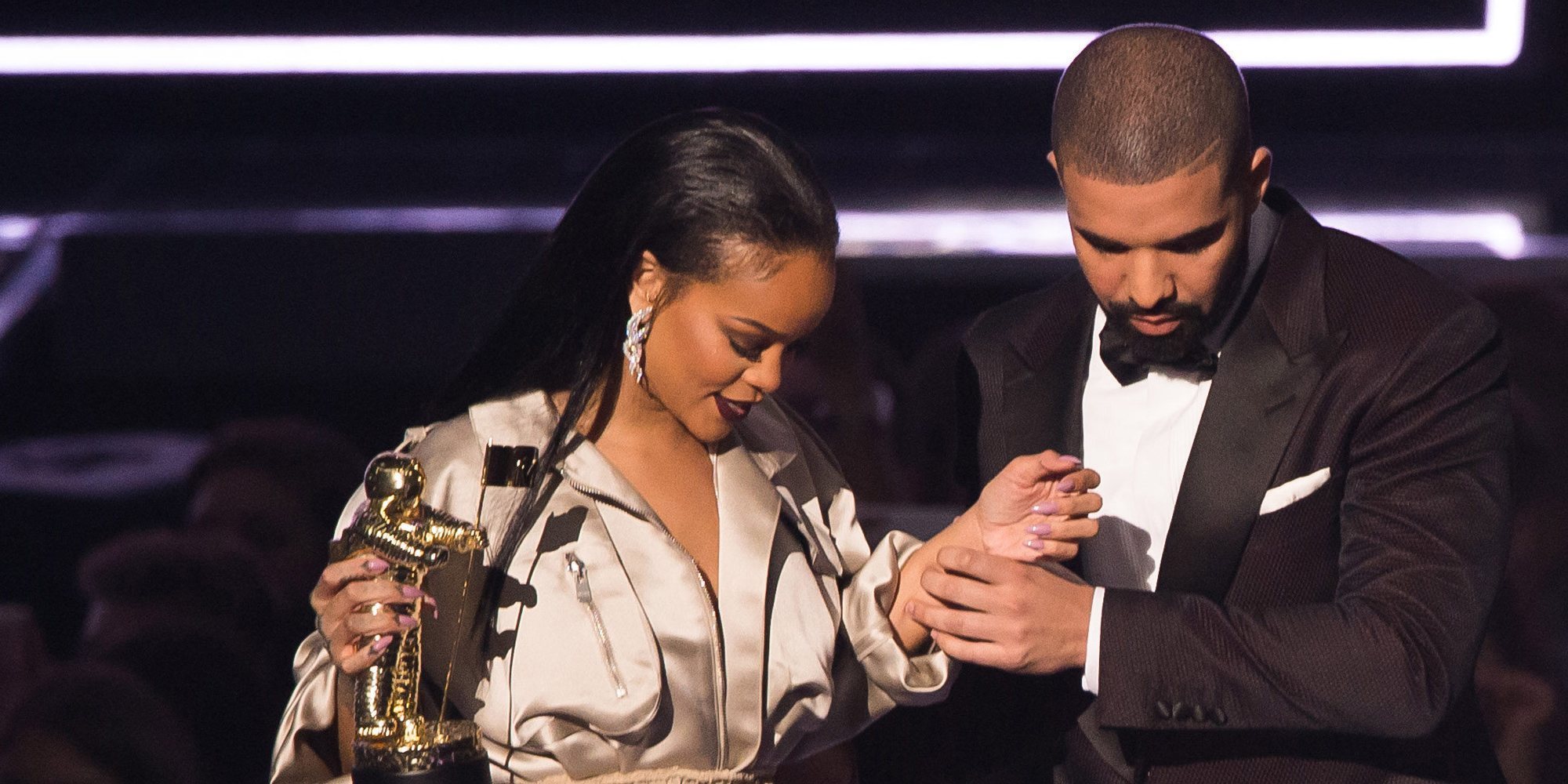 Drake invita a Rihanna a su fiesta de cumpleaños